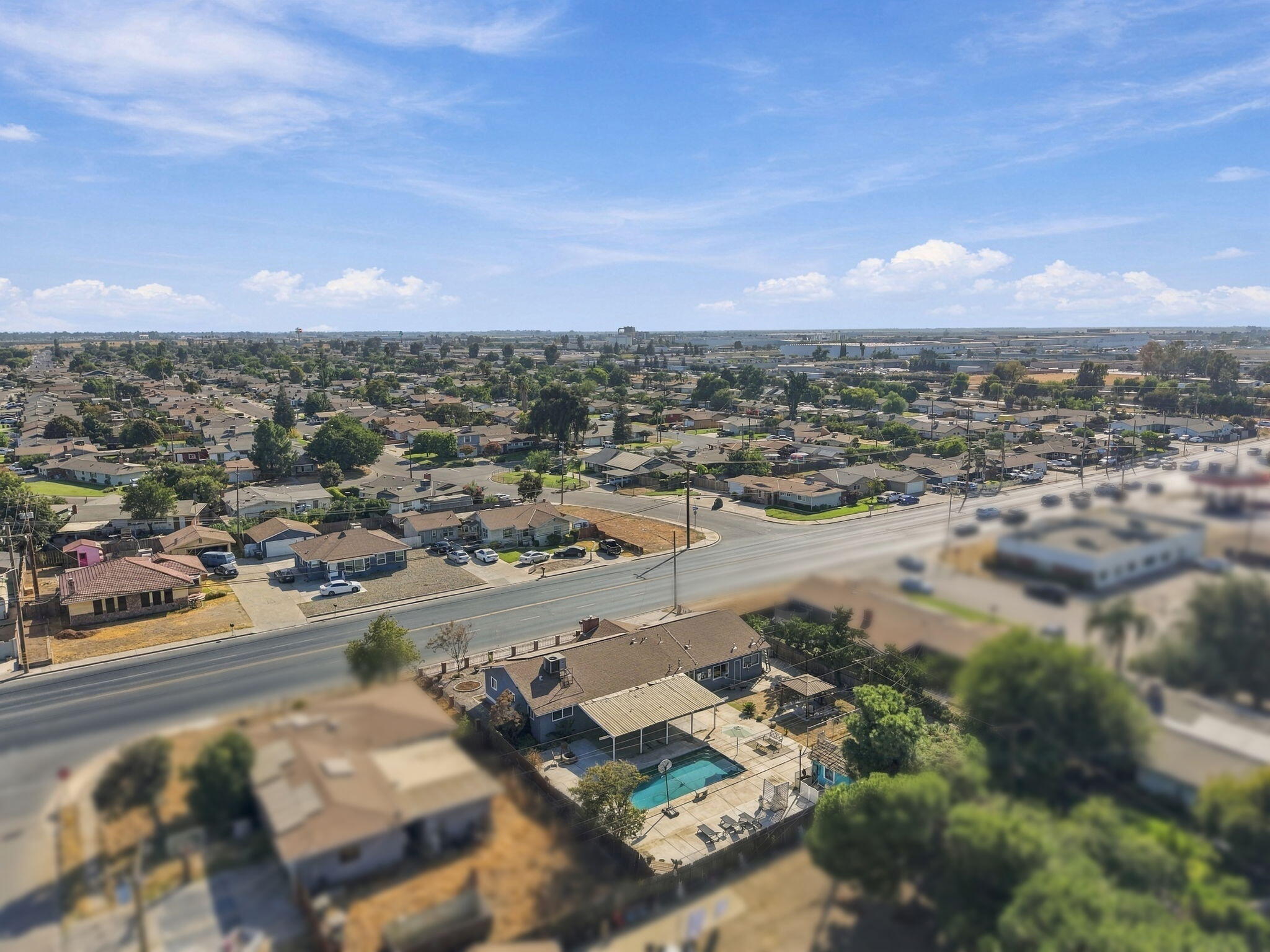 1480 E Bardsley Ave, Tulare, CA 93274