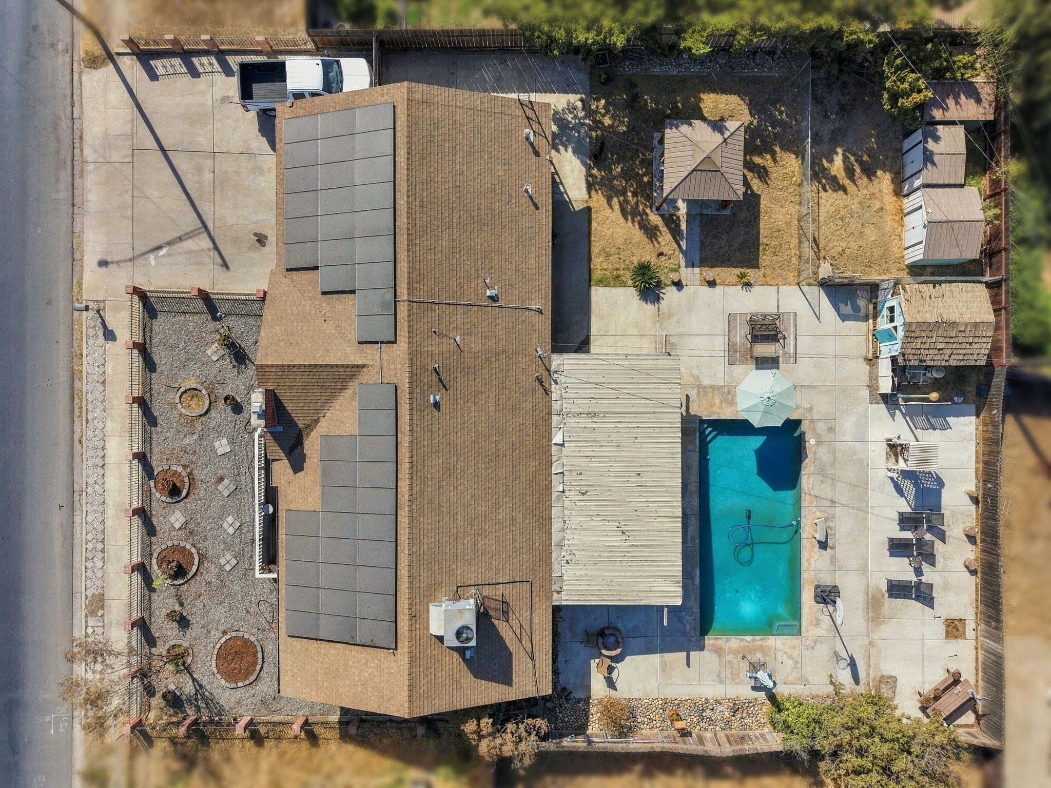 1480 E Bardsley Ave, Tulare, CA 93274