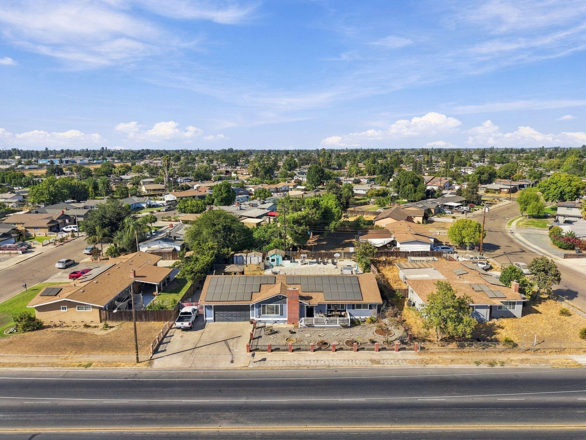 1480 E Bardsley Ave, Tulare, CA 93274