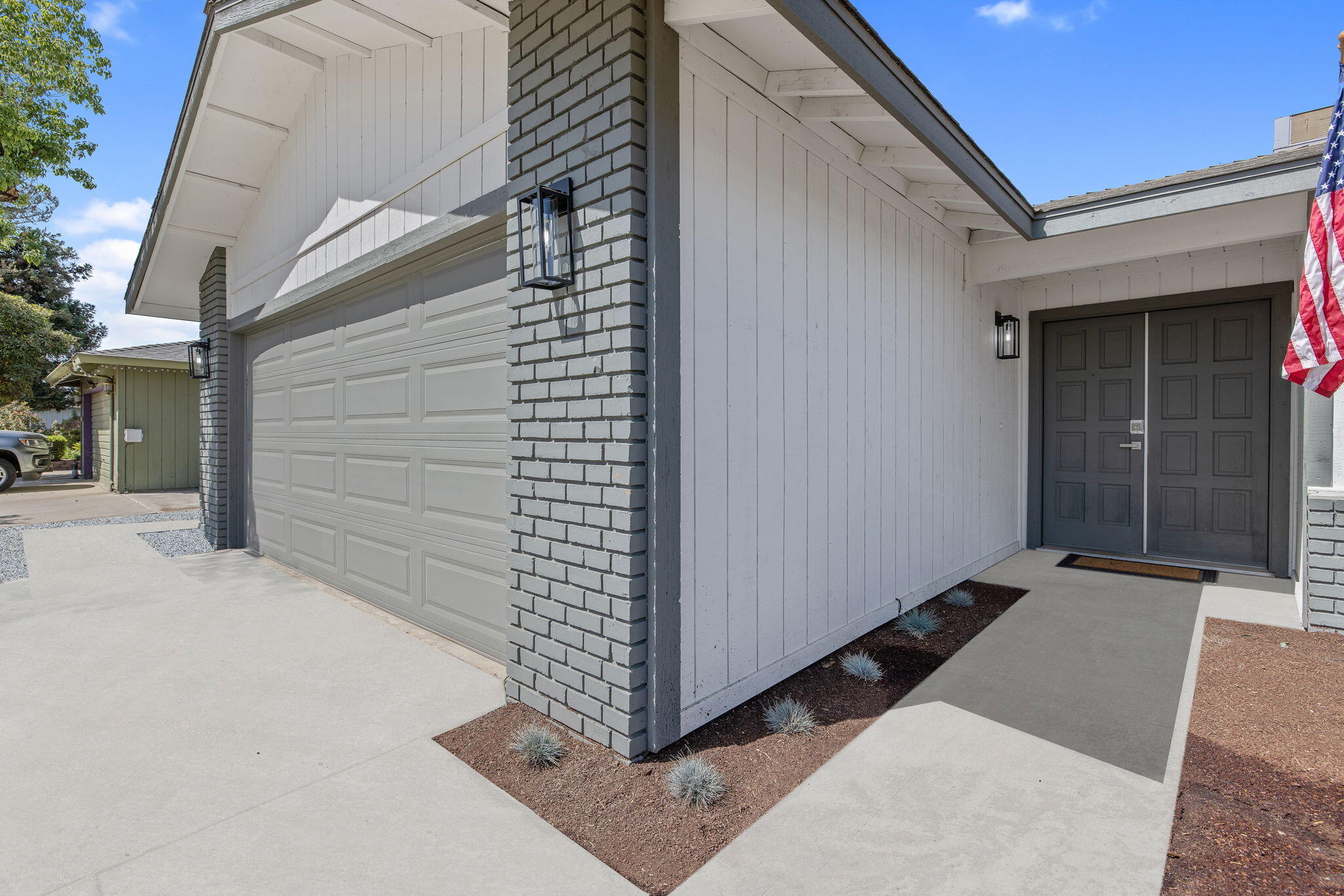 1409 Joyce Pl, Exeter, CA 93221