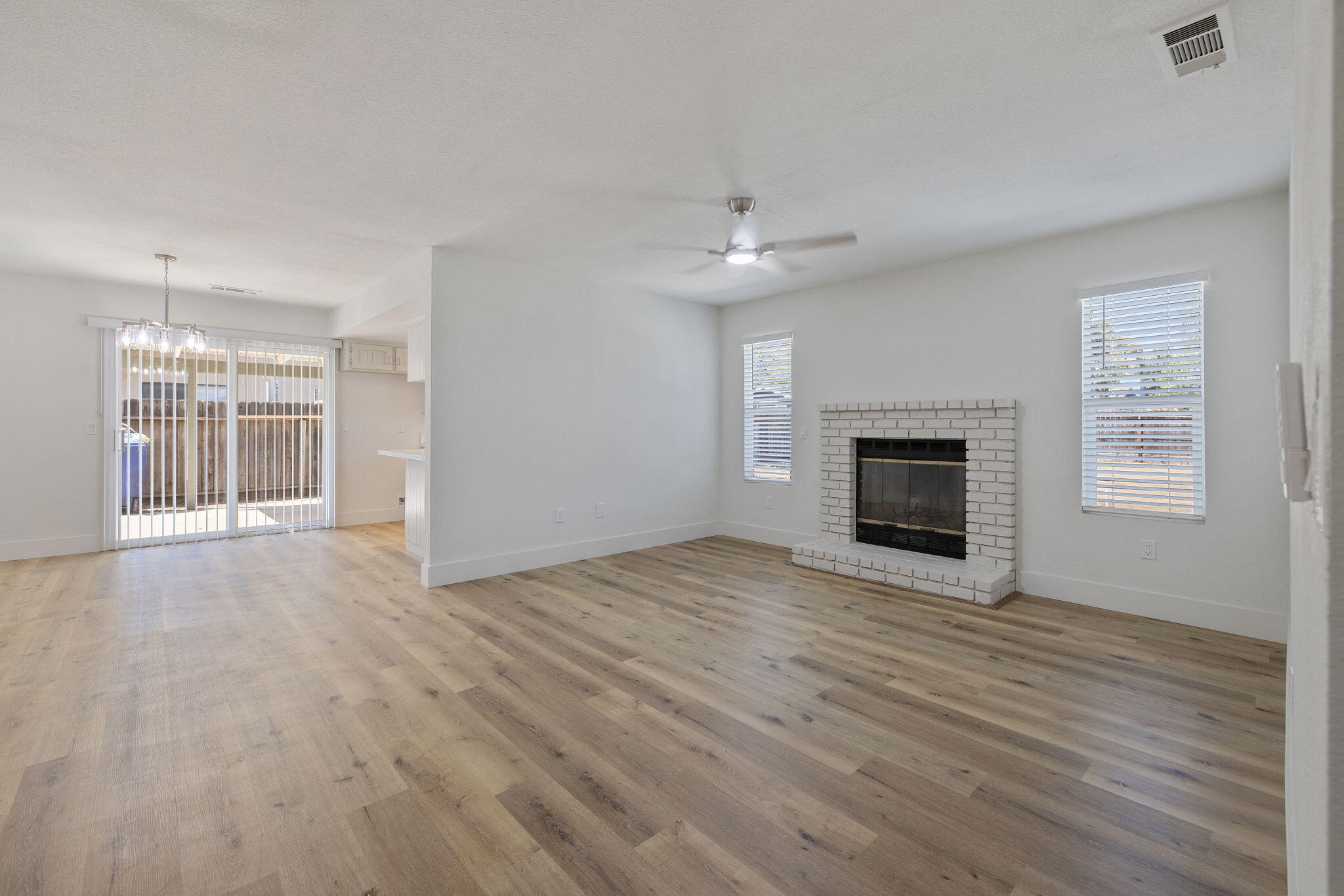 1409 Joyce Pl, Exeter, CA 93221