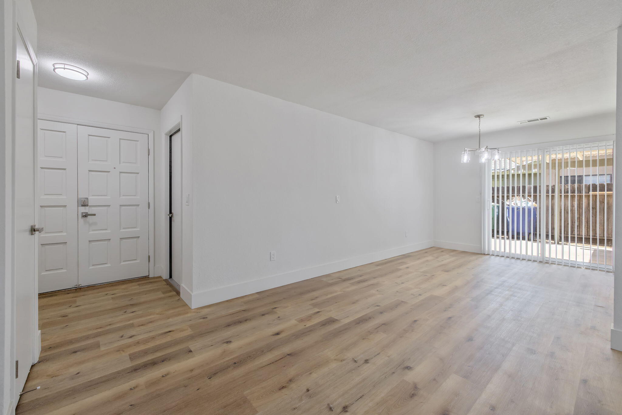 1409 Joyce Pl, Exeter, CA 93221