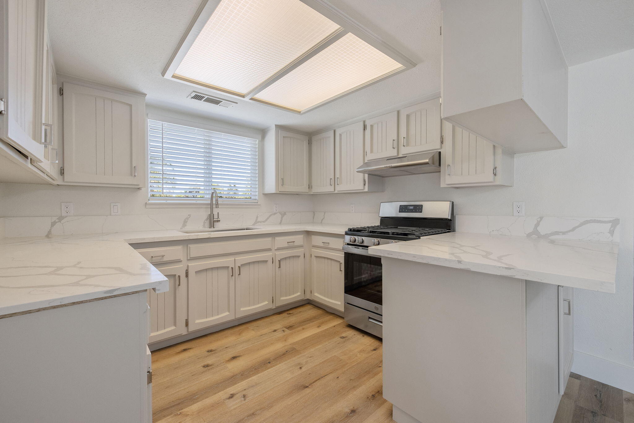 1409 Joyce Pl, Exeter, CA 93221