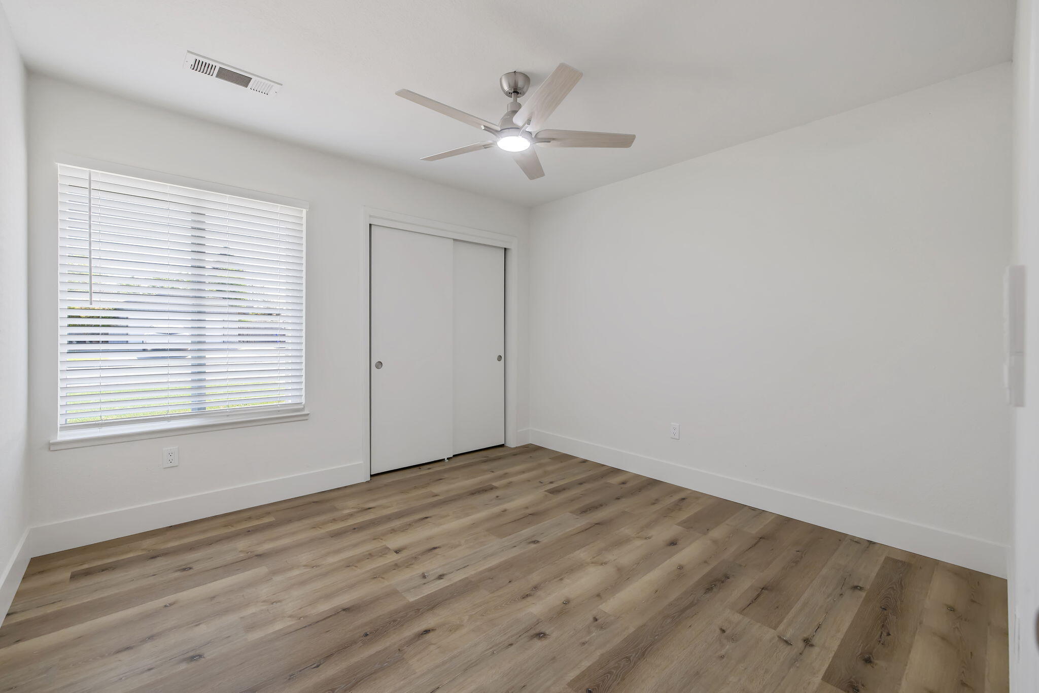 1409 Joyce Pl, Exeter, CA 93221