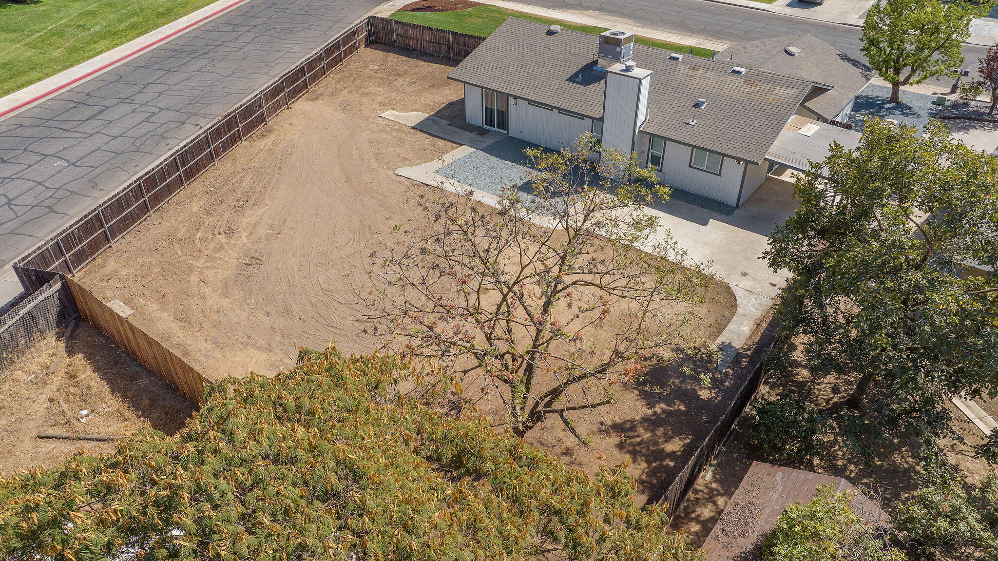 1409 Joyce Pl, Exeter, CA 93221
