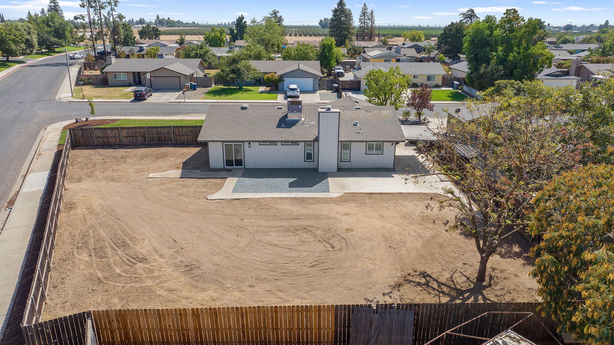 1409 Joyce Pl, Exeter, CA 93221