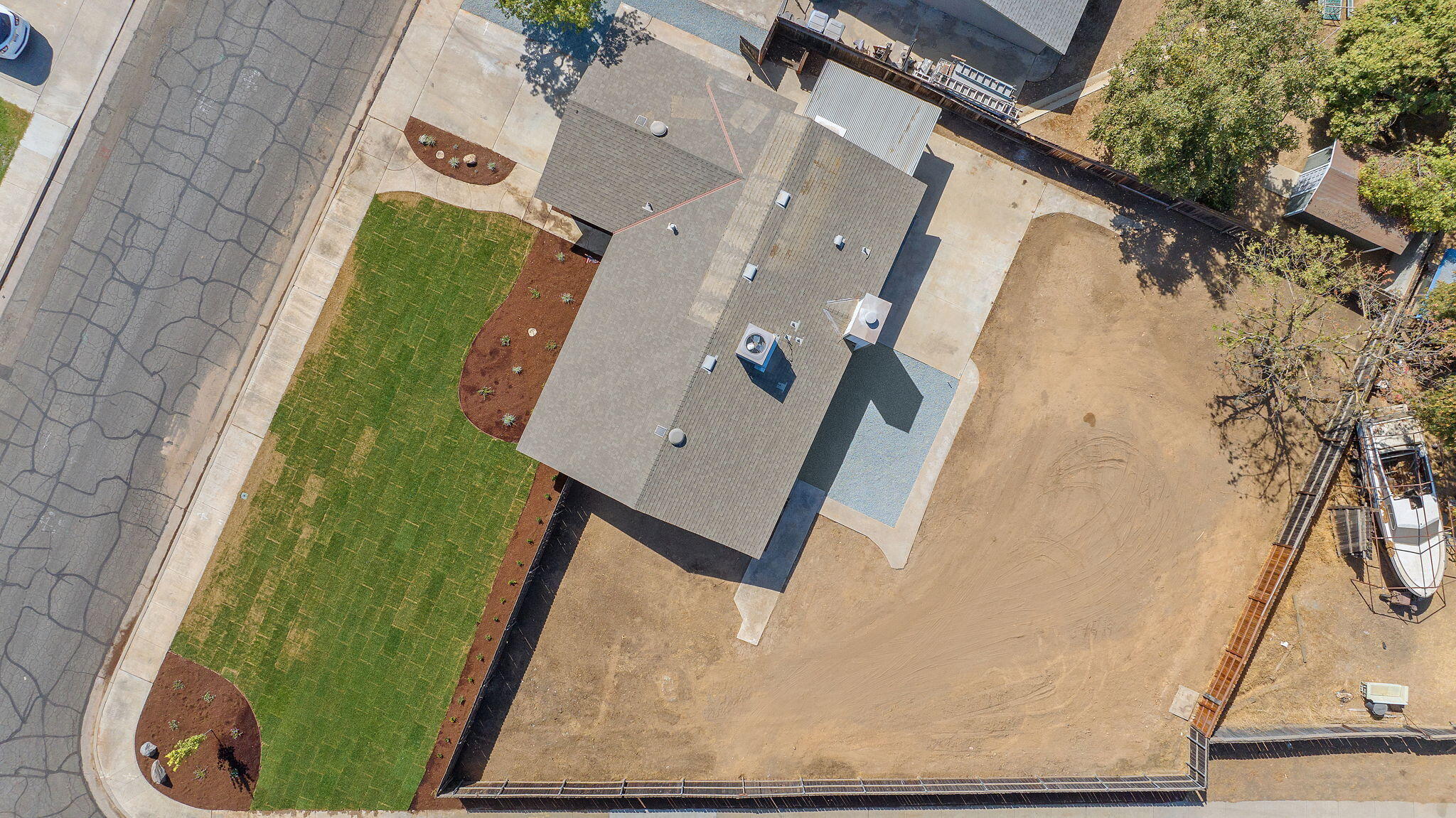 1409 Joyce Pl, Exeter, CA 93221