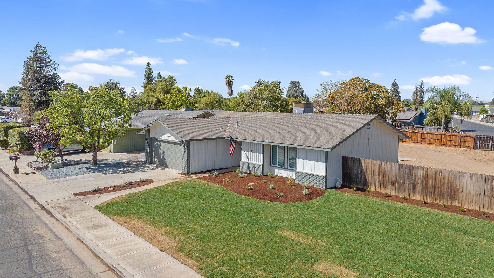 1409 Joyce Pl, Exeter, CA 93221
