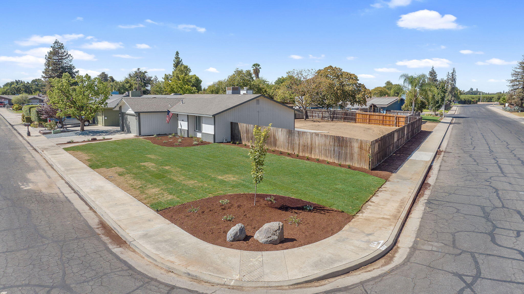 1409 Joyce Pl, Exeter, CA 93221
