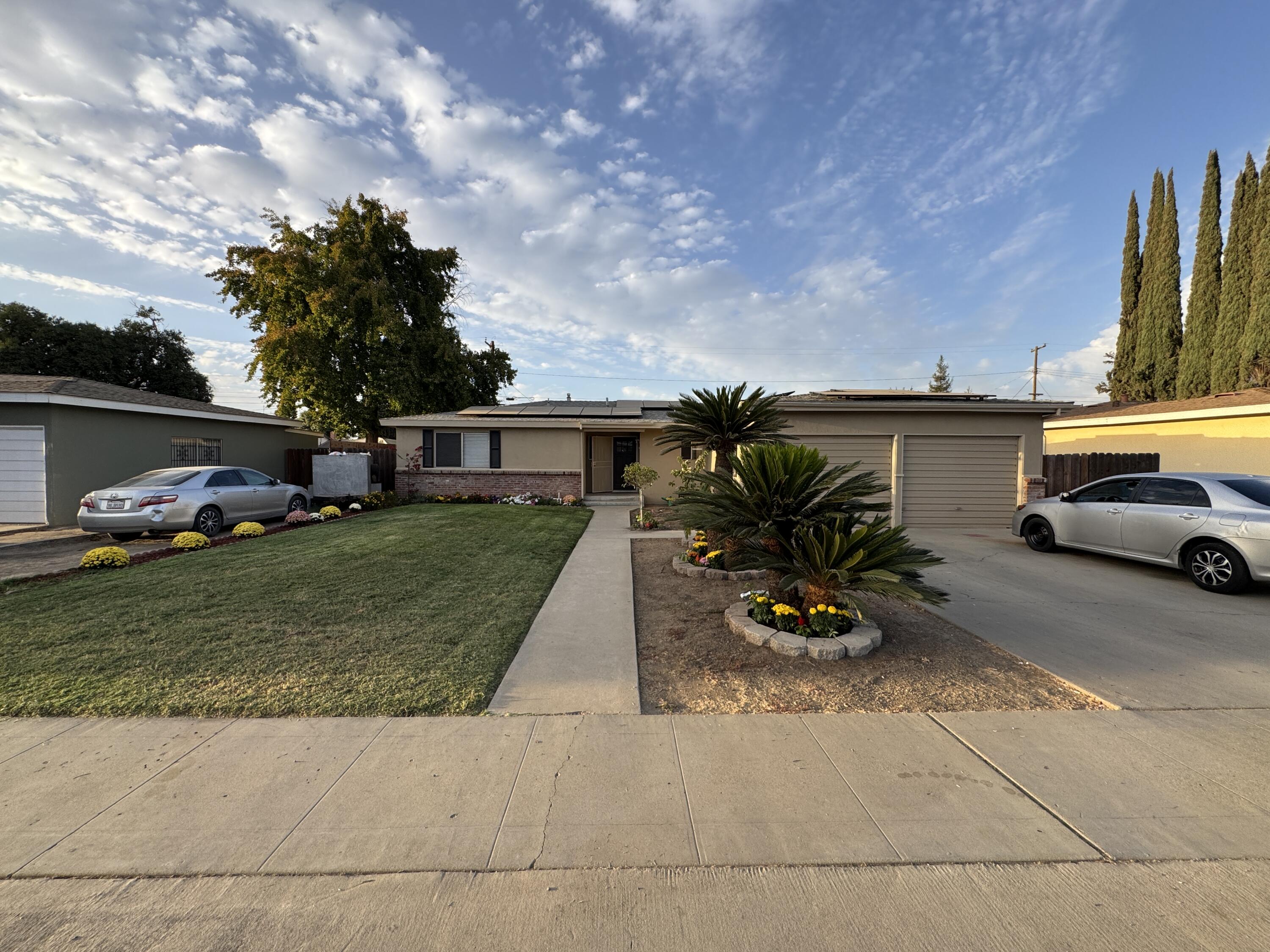 256 E Gail Ave, Tulare, CA 93274
