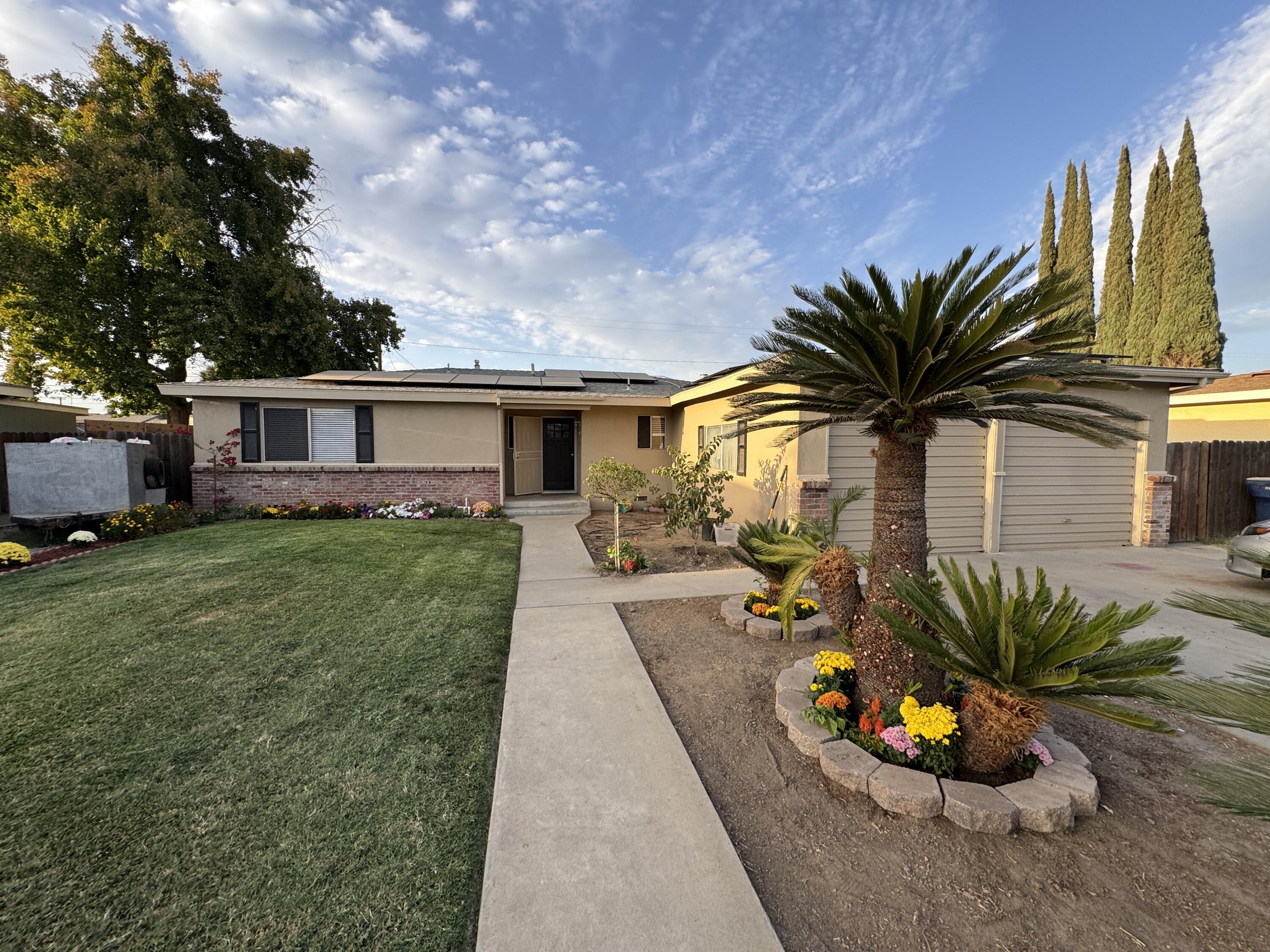 256 E Gail Ave, Tulare, CA 93274