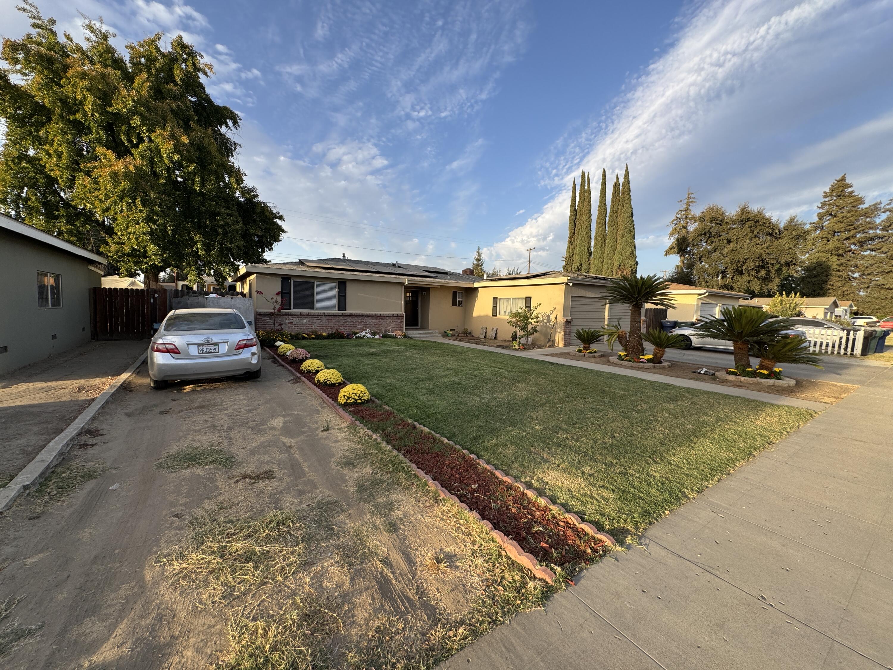 256 E Gail Ave, Tulare, CA 93274