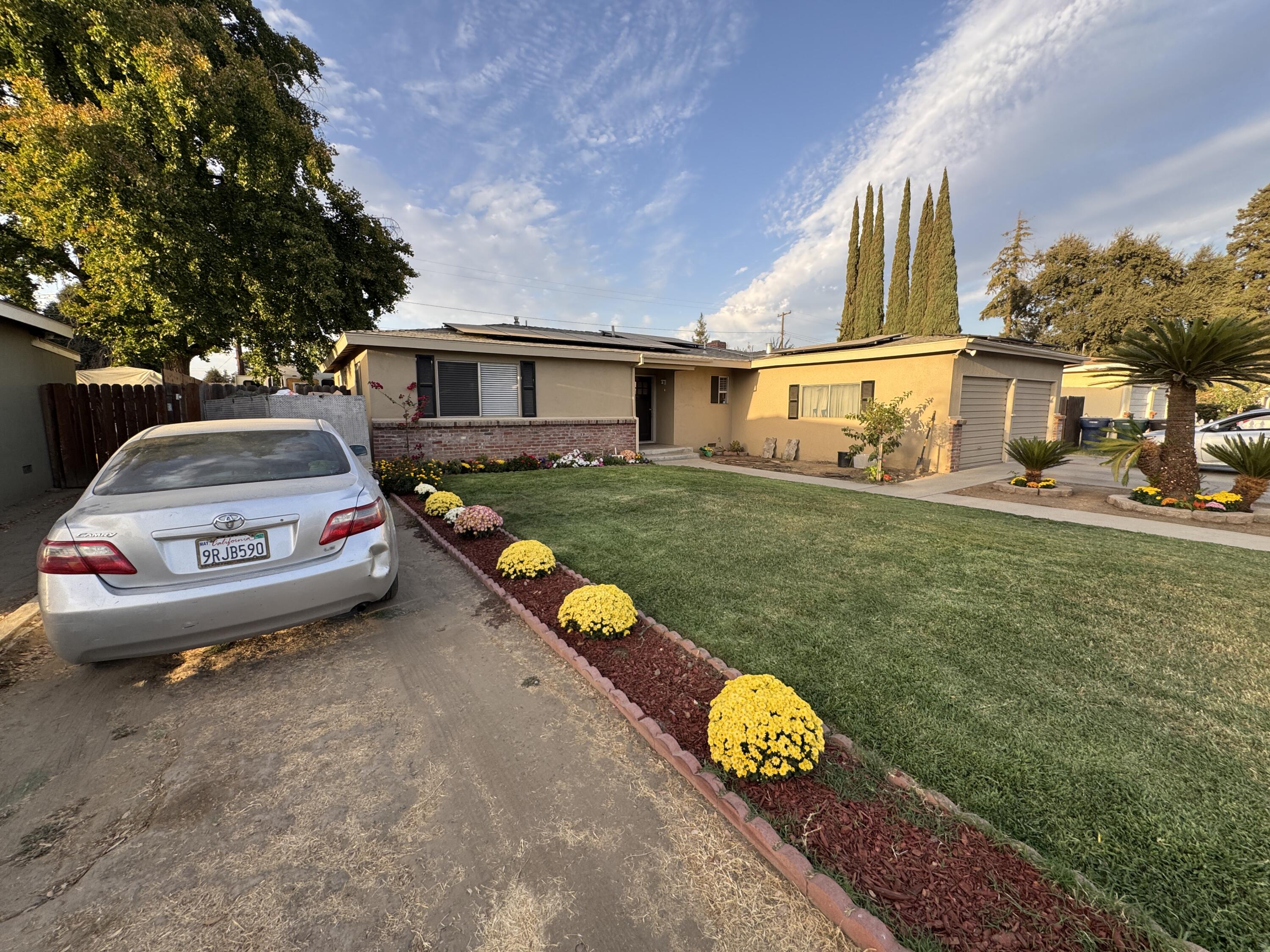 256 E Gail Ave, Tulare, CA 93274