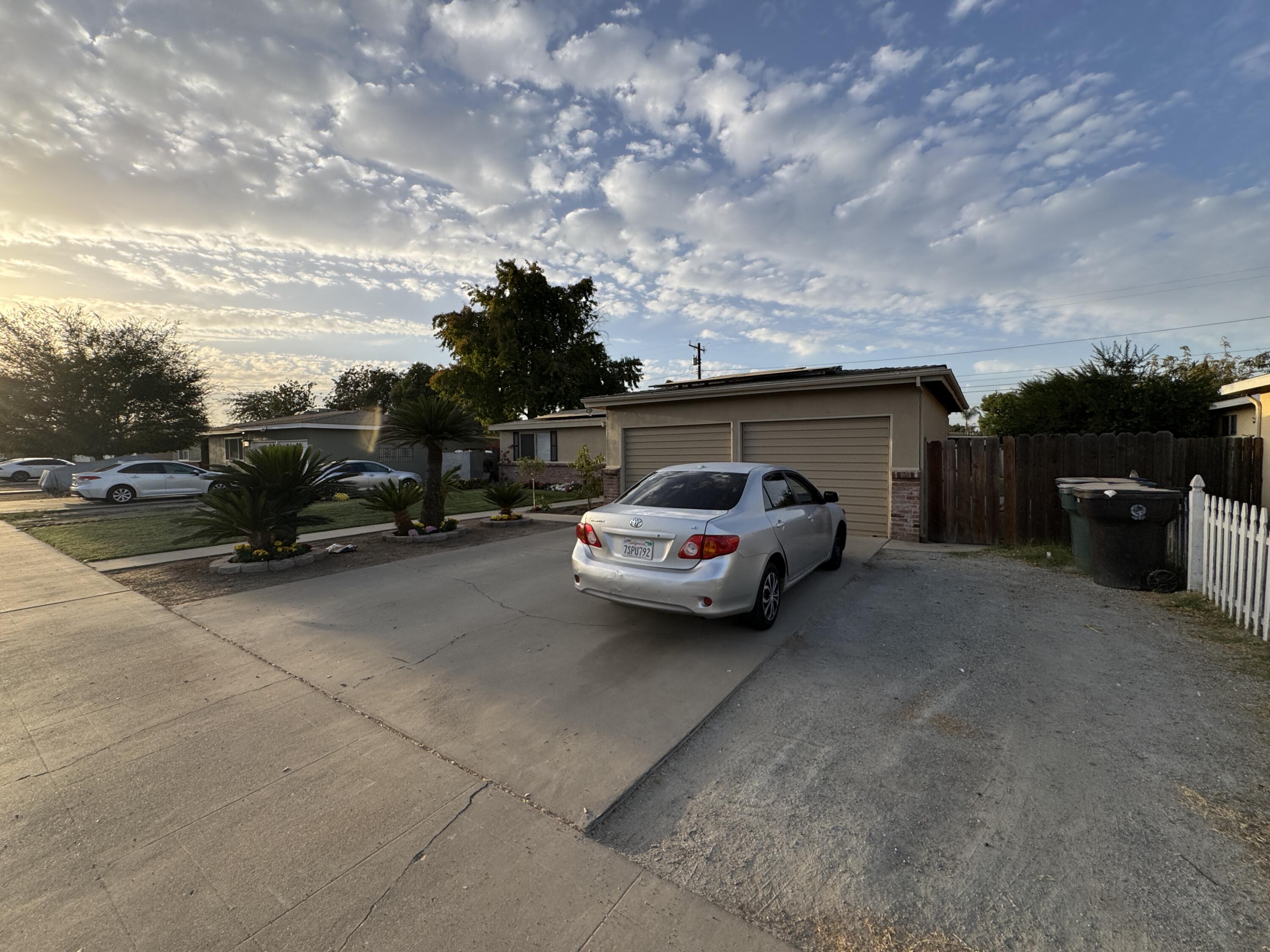 256 E Gail Ave, Tulare, CA 93274