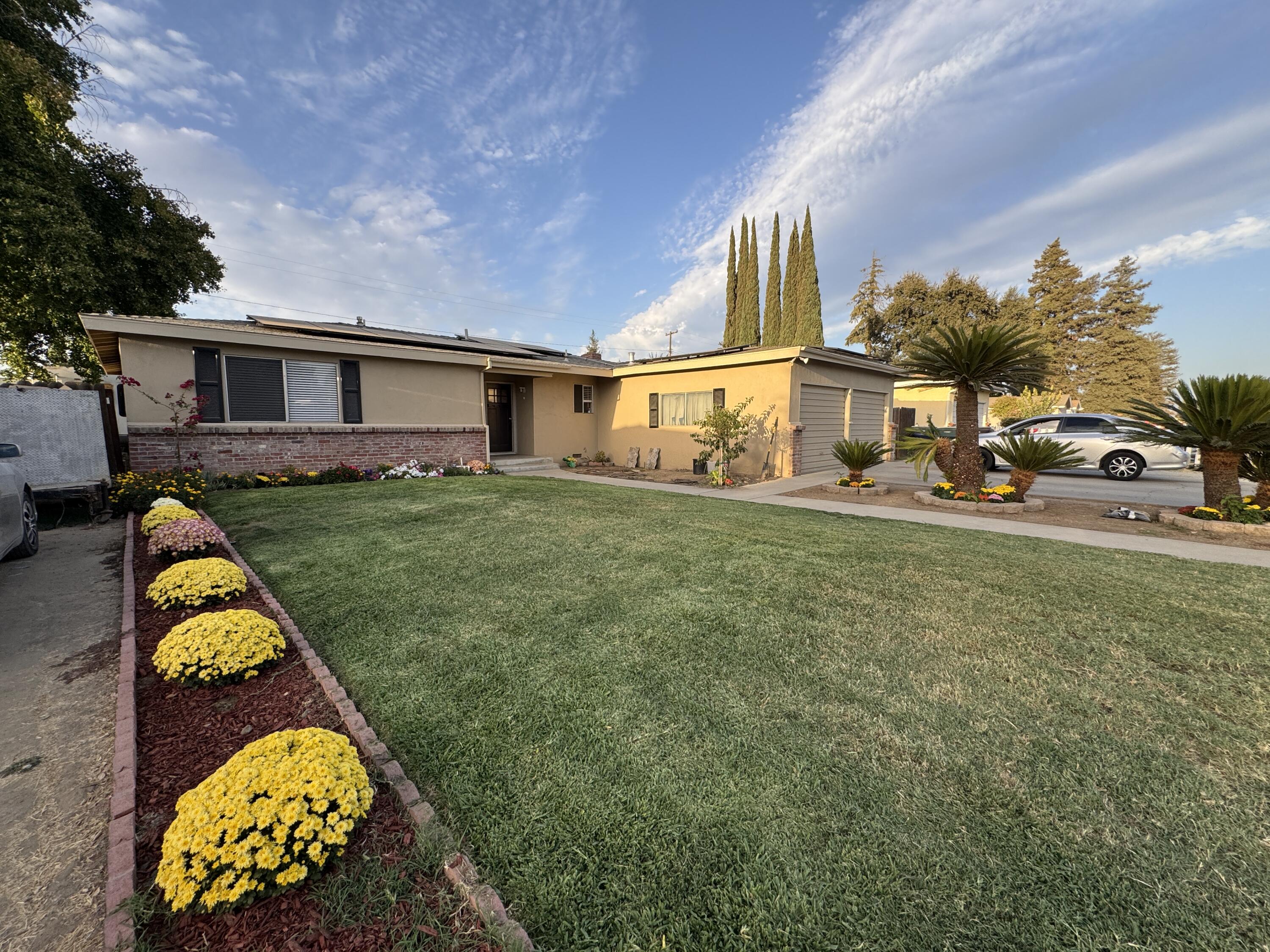 256 E Gail Ave, Tulare, CA 93274
