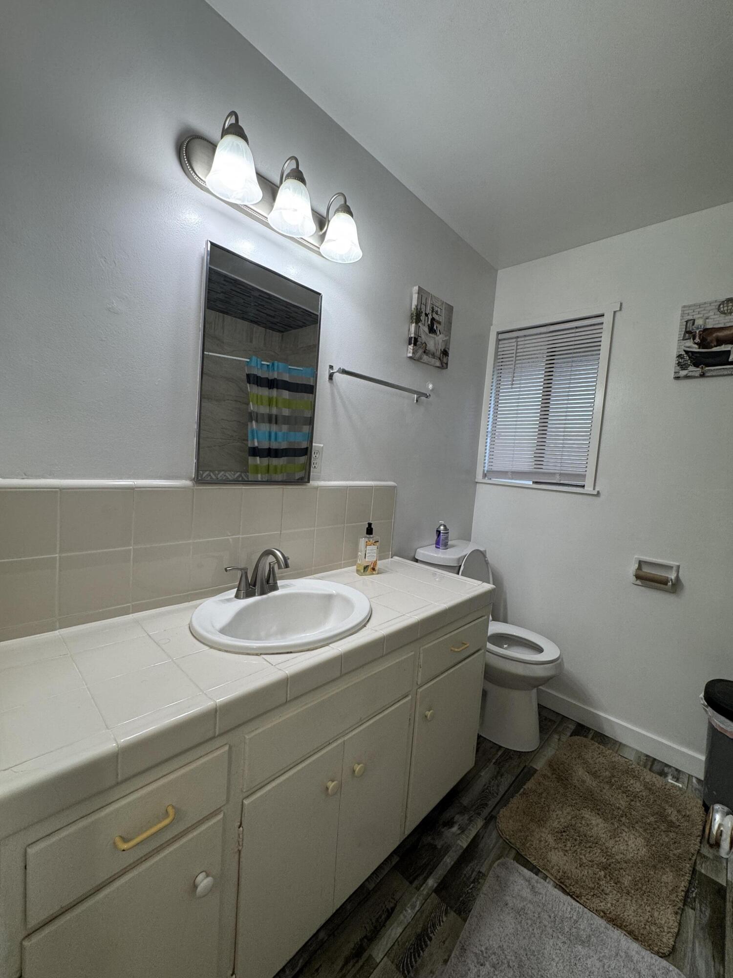 256 E Gail Ave, Tulare, CA 93274