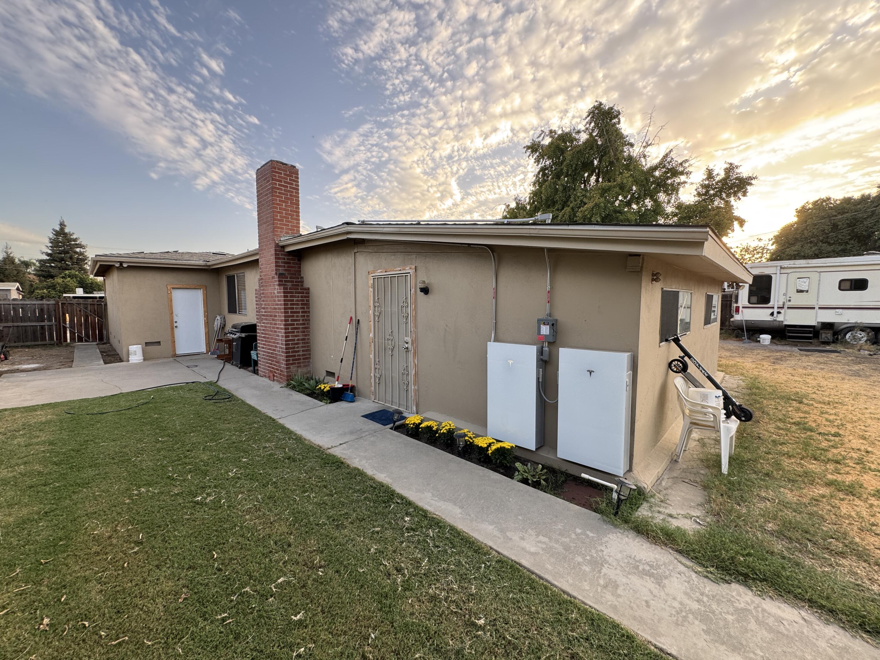256 E Gail Ave, Tulare, CA 93274