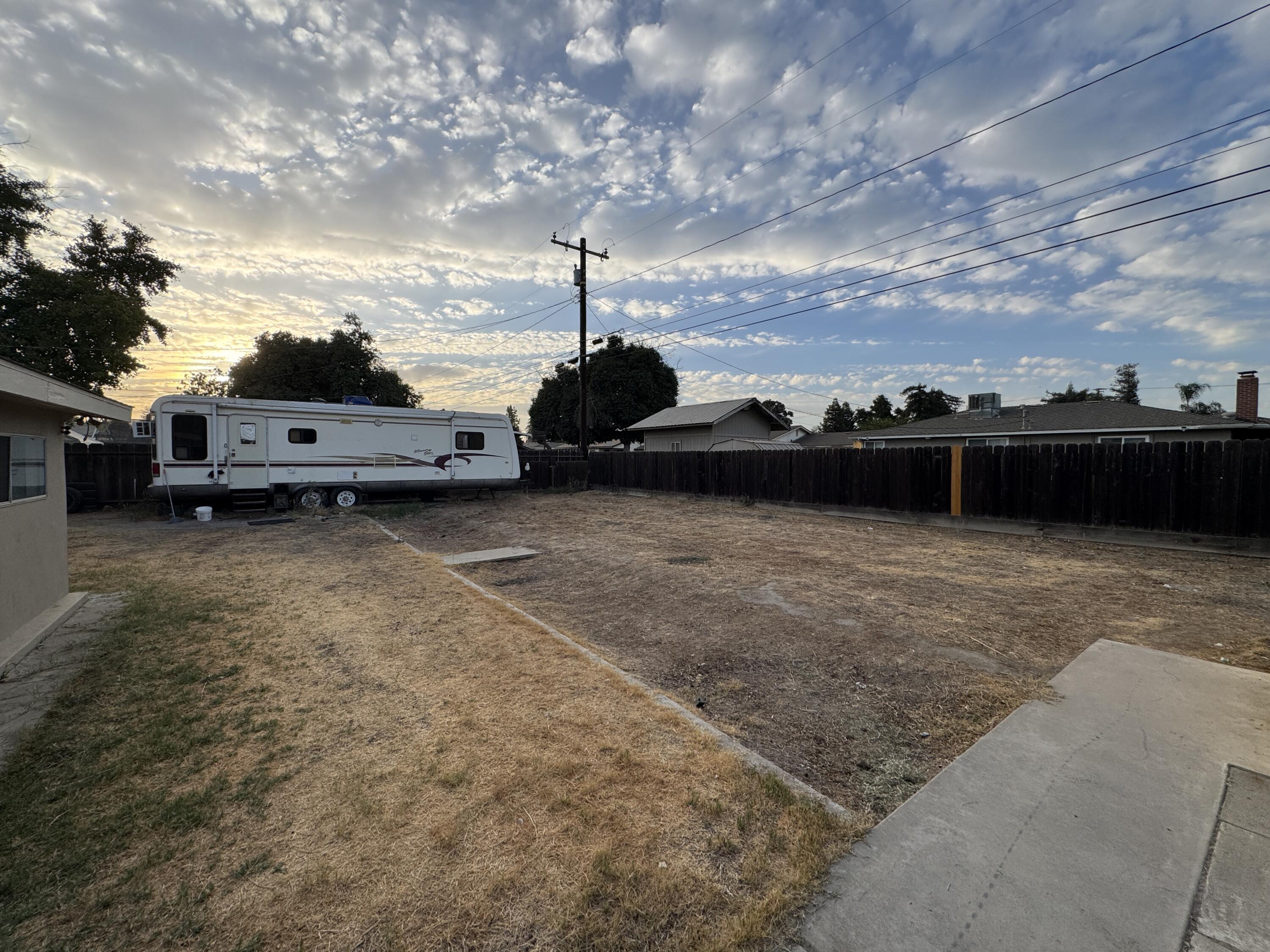 256 E Gail Ave, Tulare, CA 93274