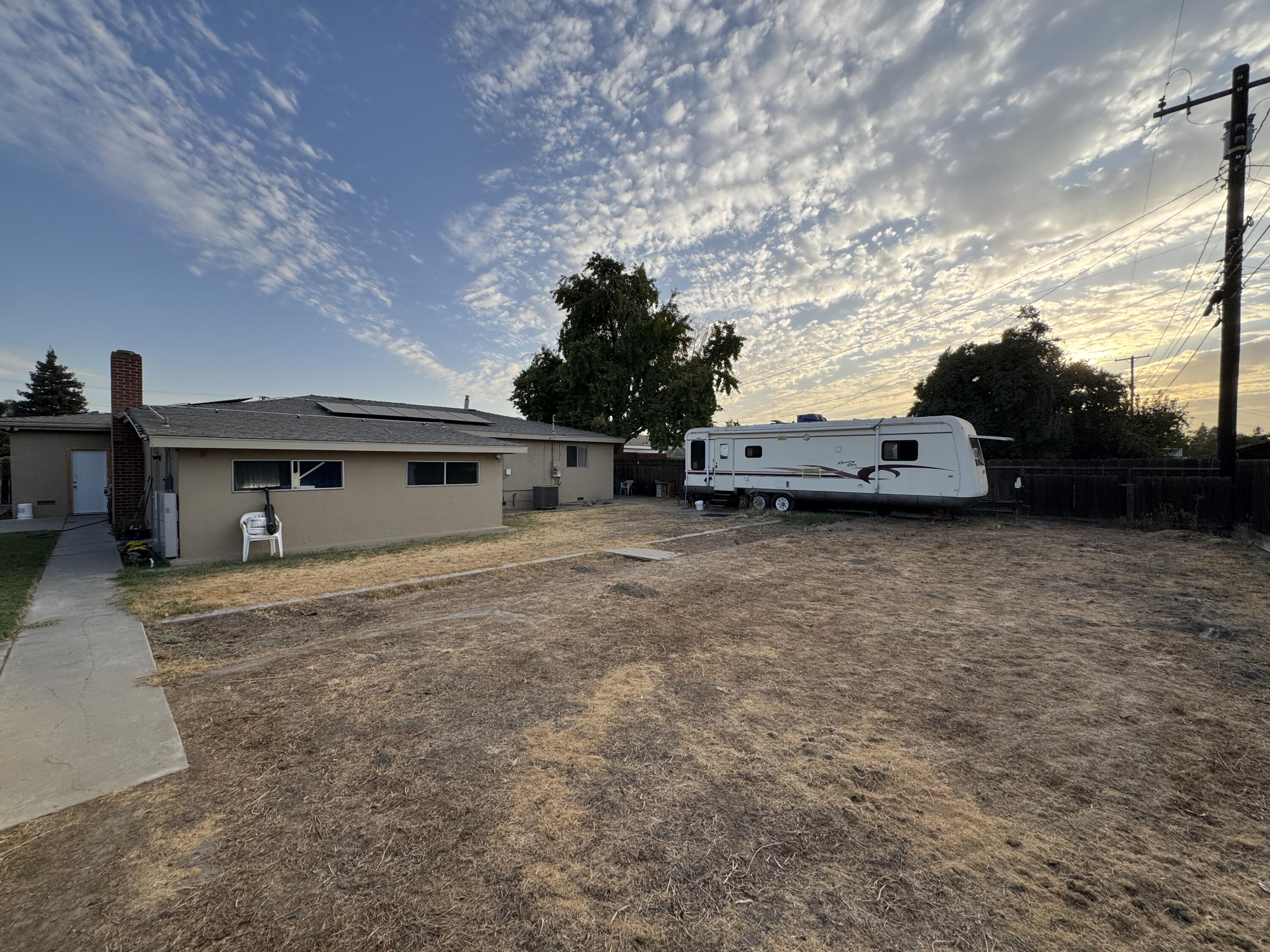 256 E Gail Ave, Tulare, CA 93274