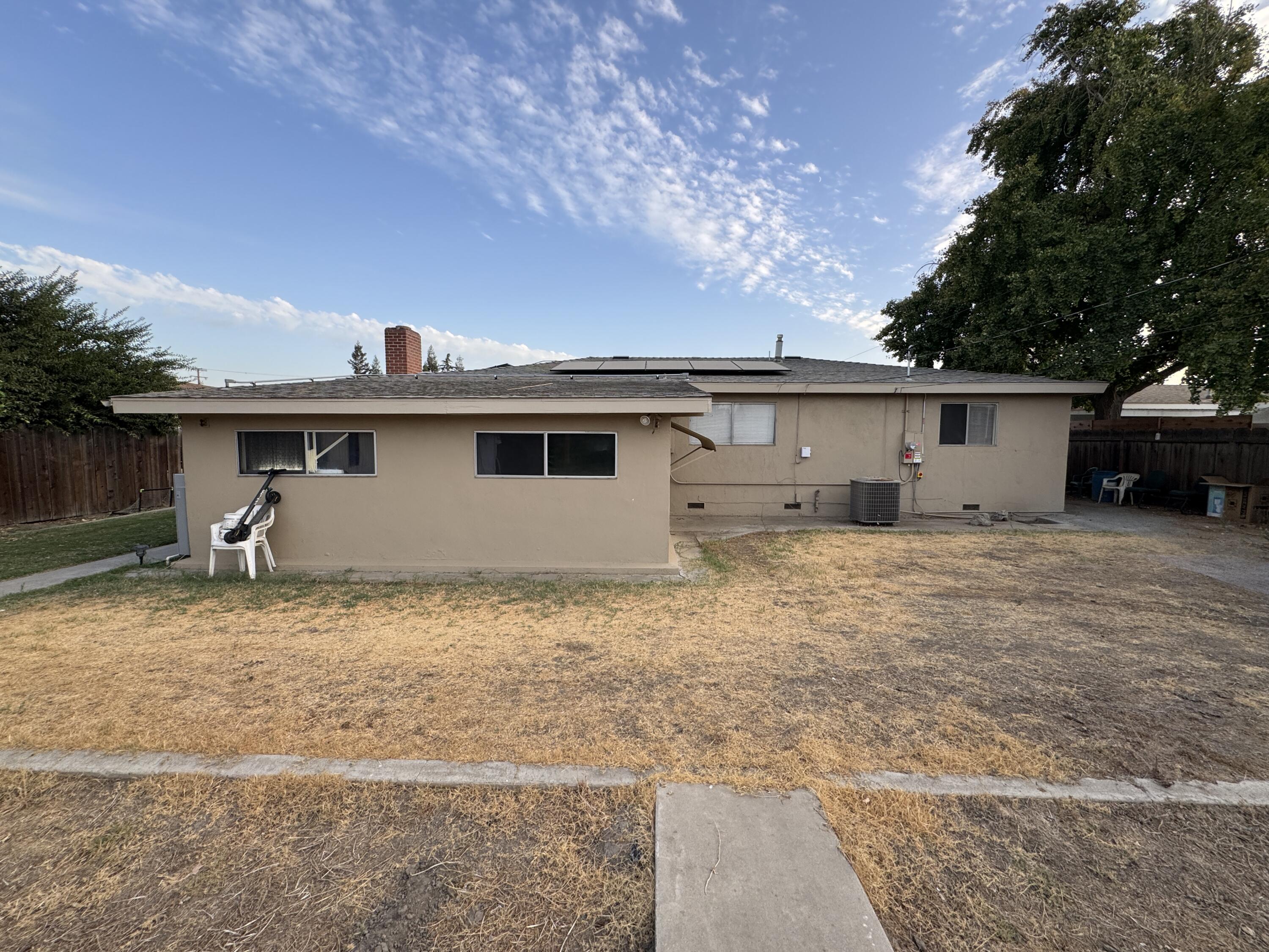 256 E Gail Ave, Tulare, CA 93274