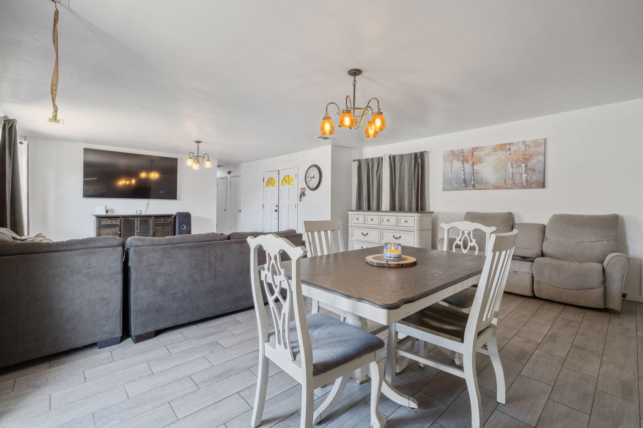 916 E Elm St, Hanford, CA 93230