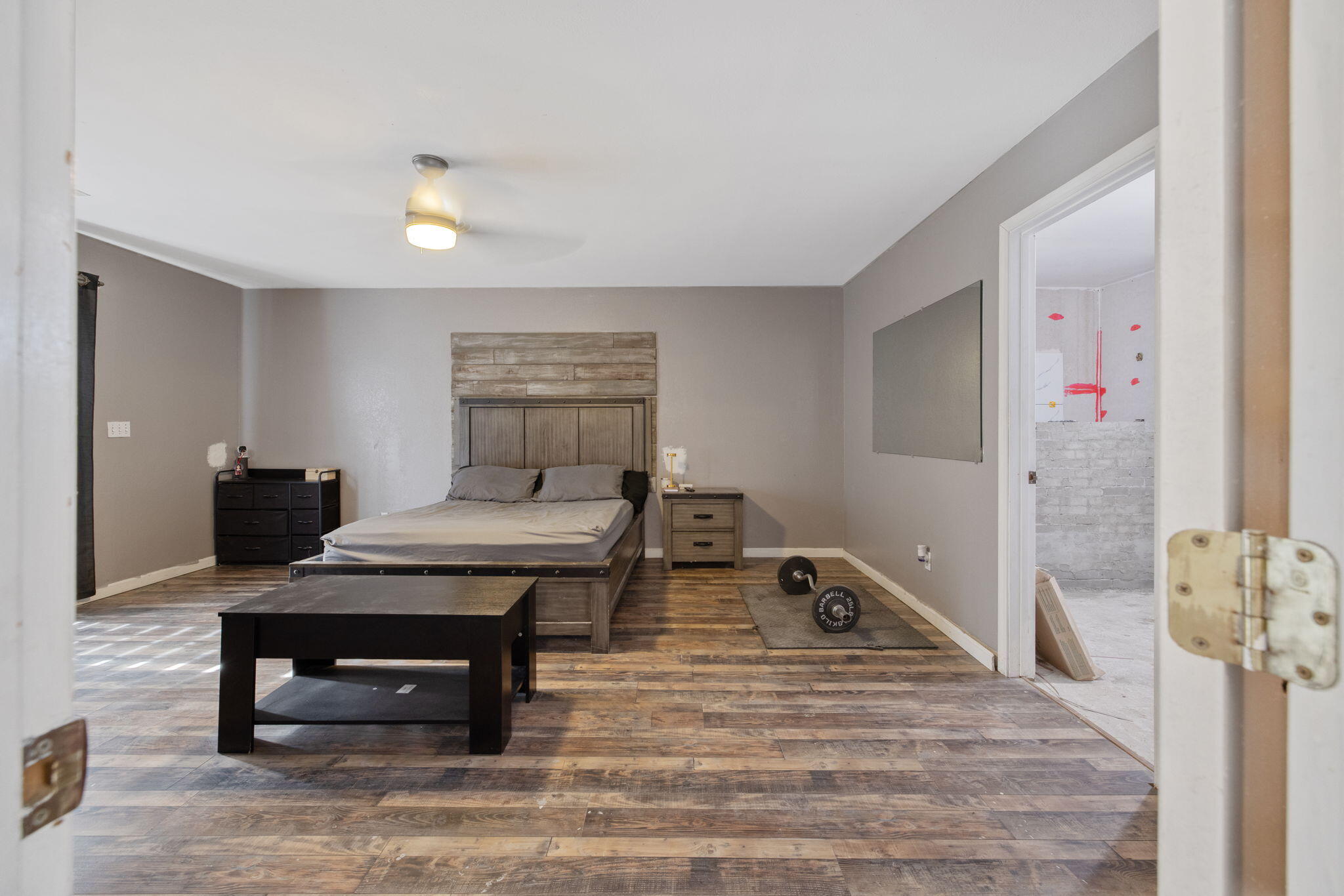 916 E Elm St, Hanford, CA 93230