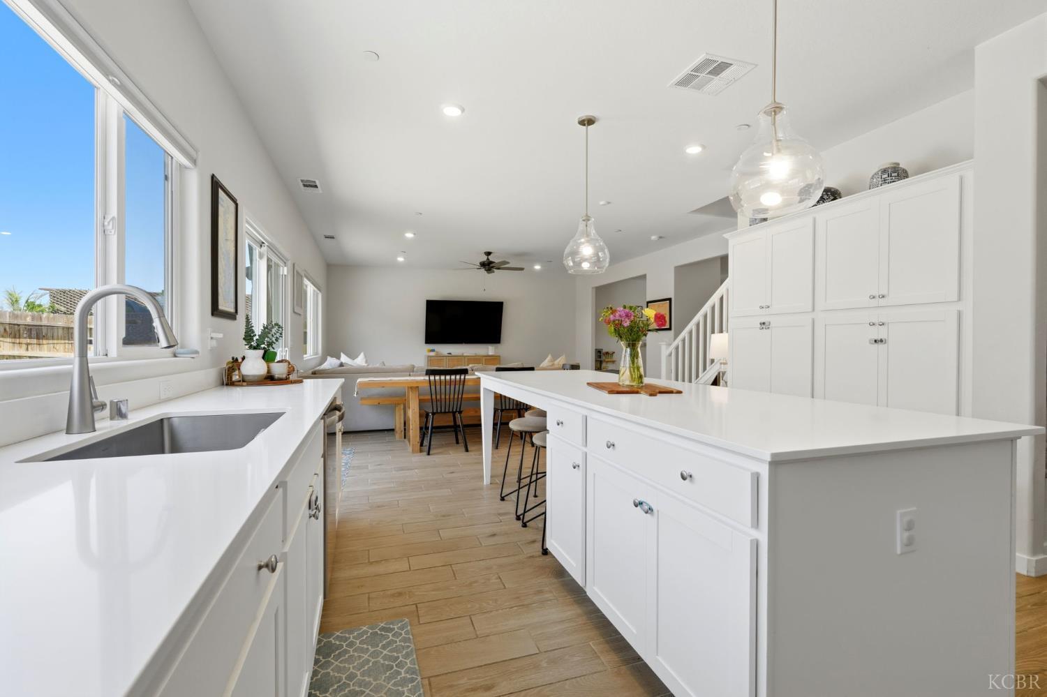 1772 N Jennie Lake Trl, Hanford, CA 93230