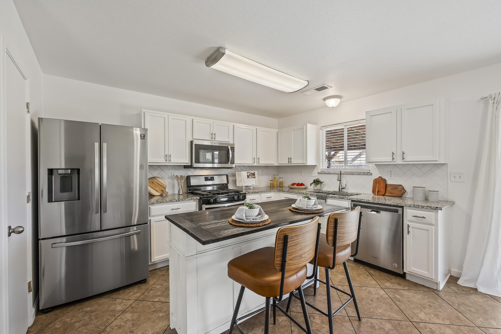 4336 E Acequia Ave, Visalia, CA 93292