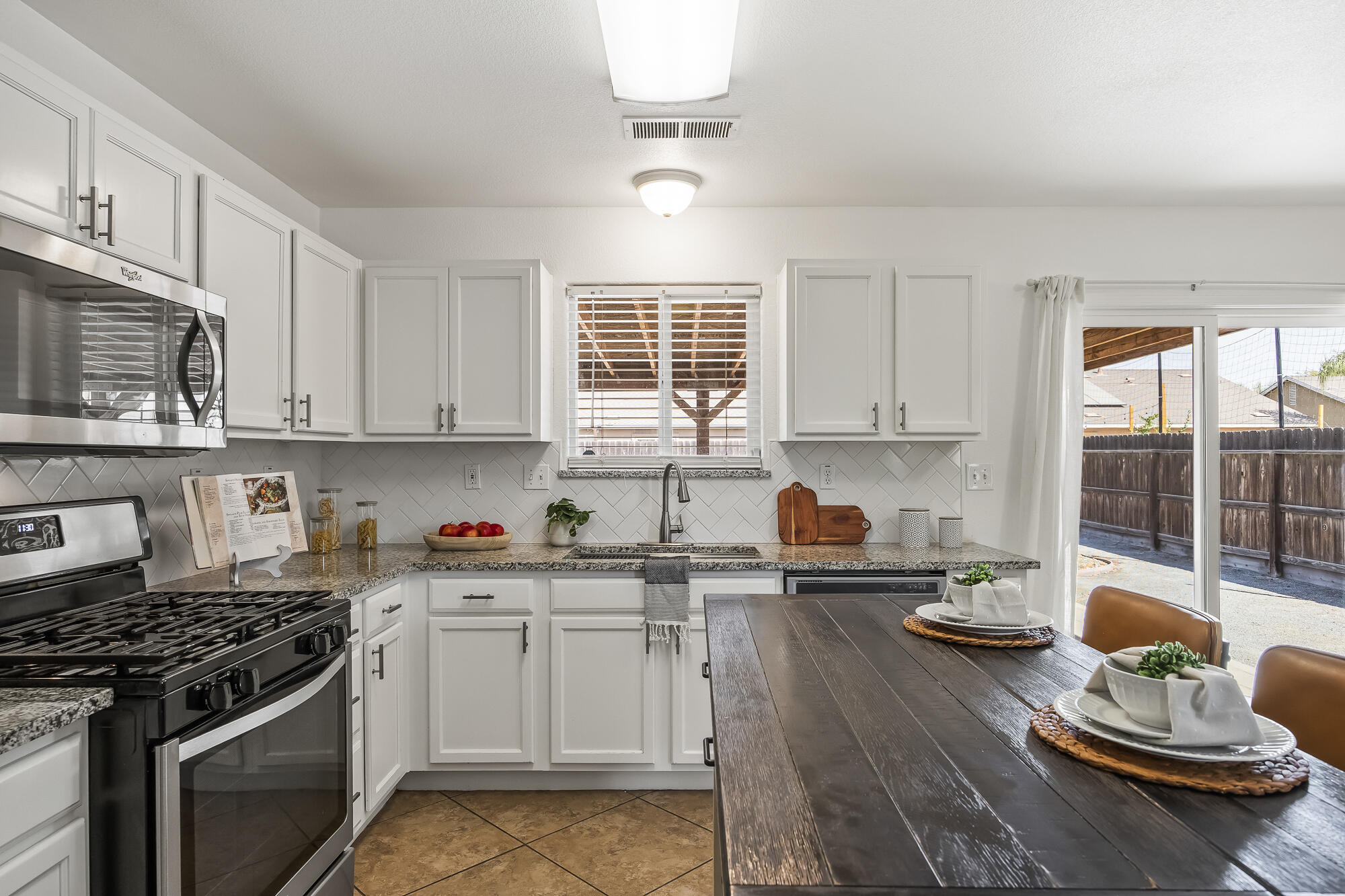 4336 E Acequia Ave, Visalia, CA 93292