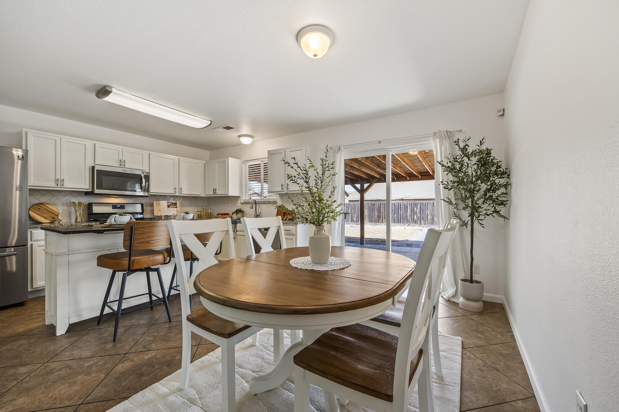 4336 E Acequia Ave, Visalia, CA 93292