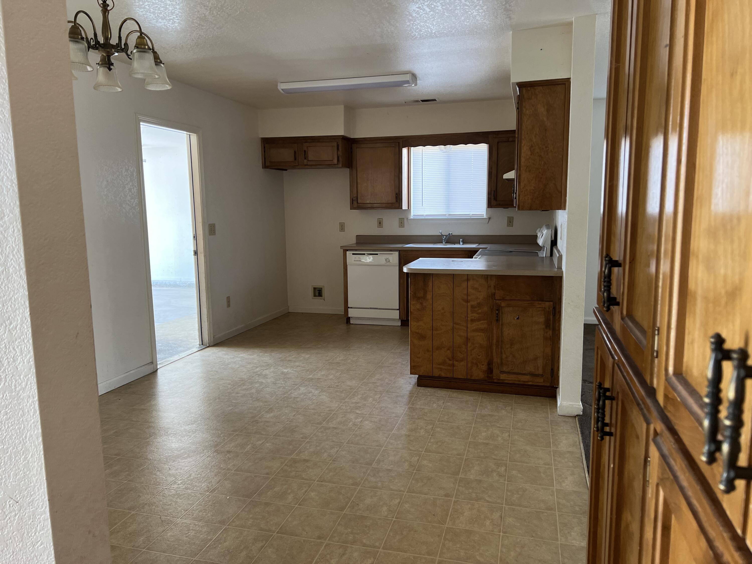 1536 Orchard, Tulare, CA 93274