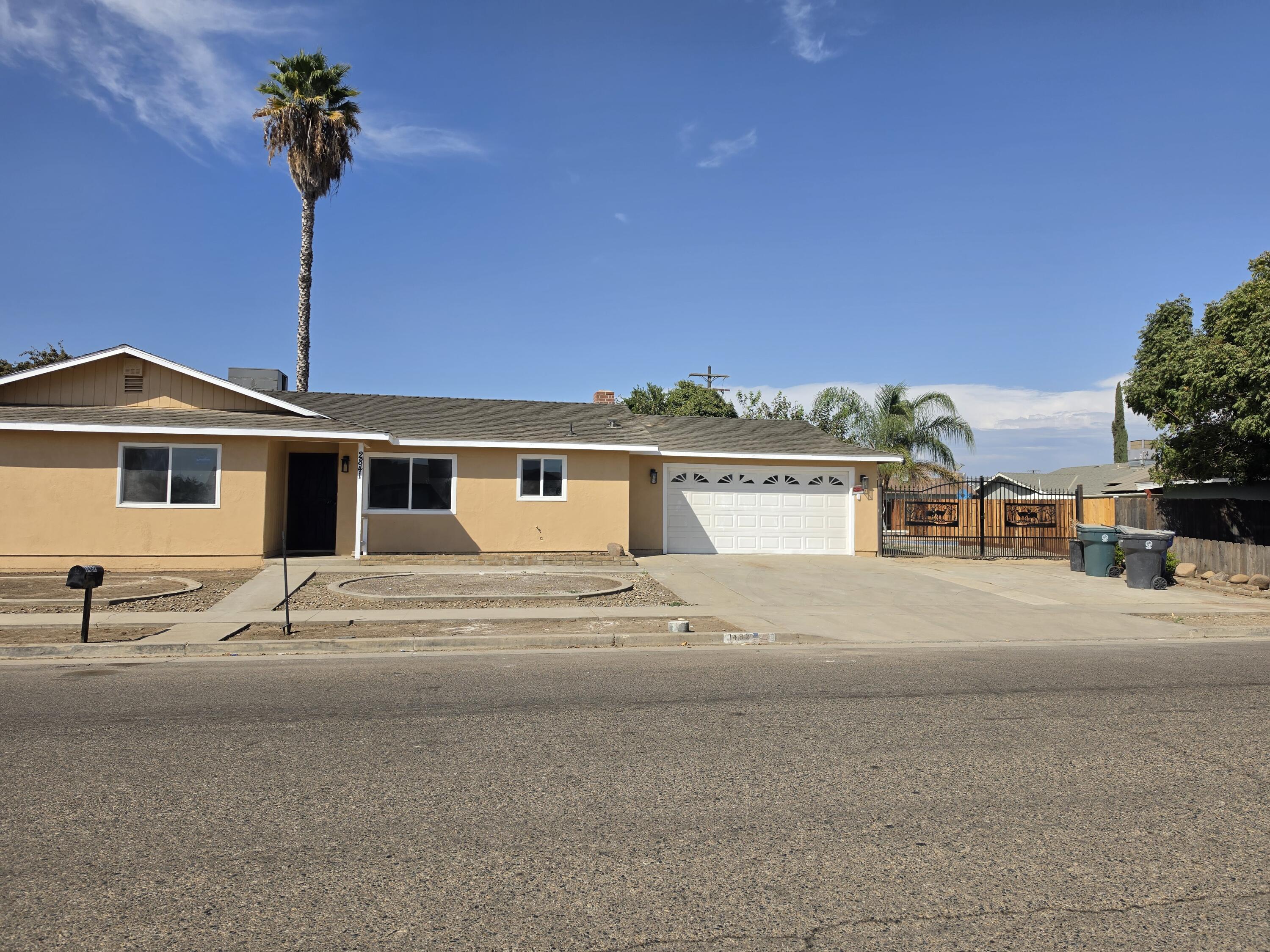 1482 E Walnut Ave, Tulare, CA 93274