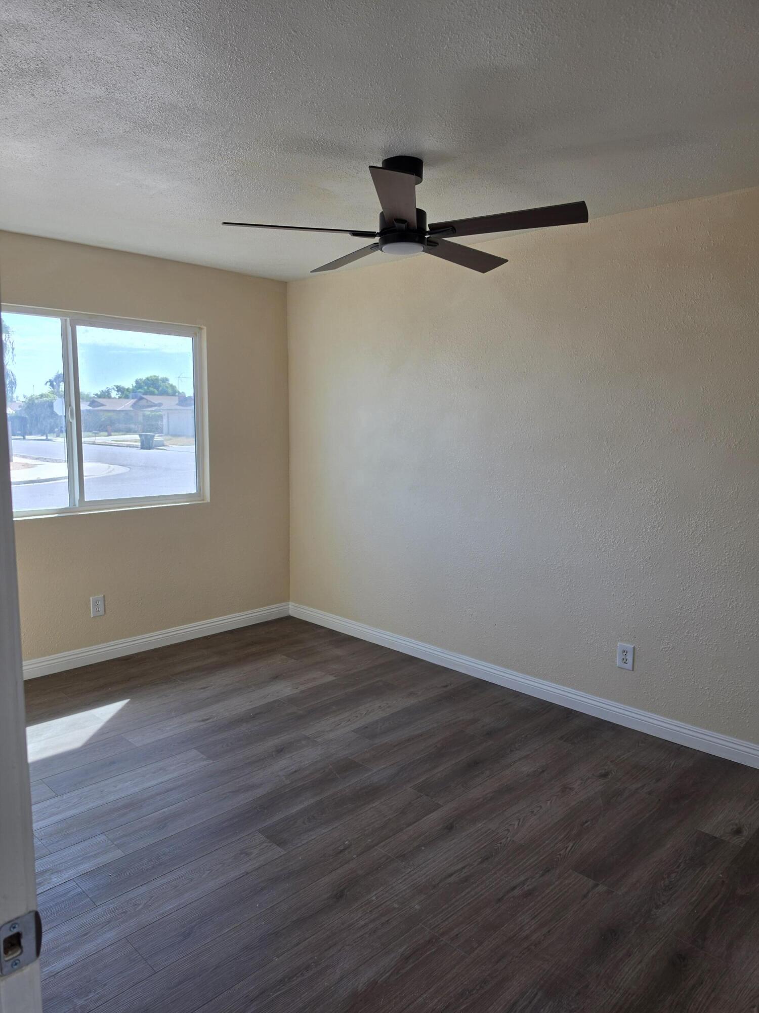 1482 E Walnut Ave, Tulare, CA 93274