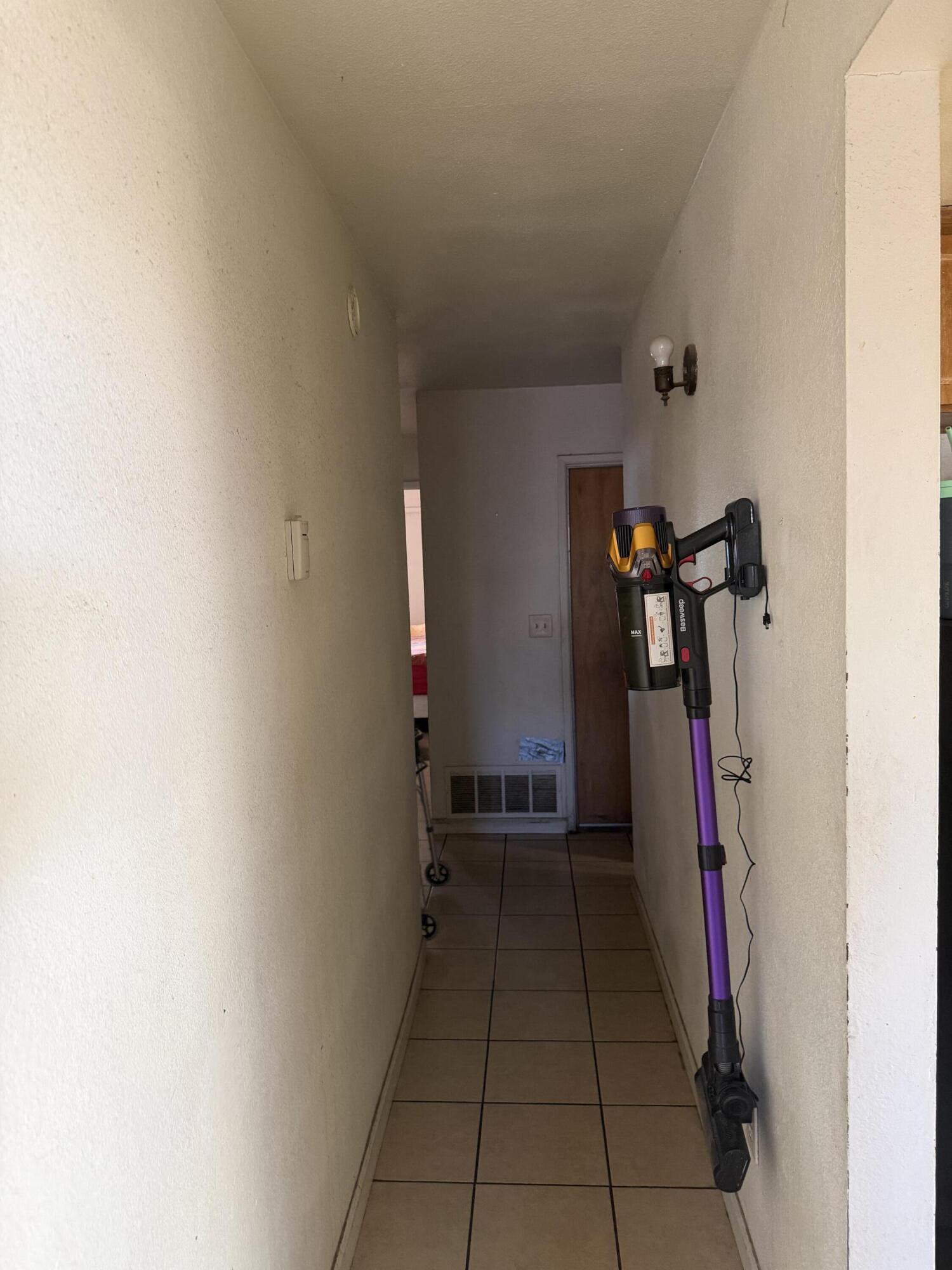 220 E Harold Ct, Visalia, CA 93291