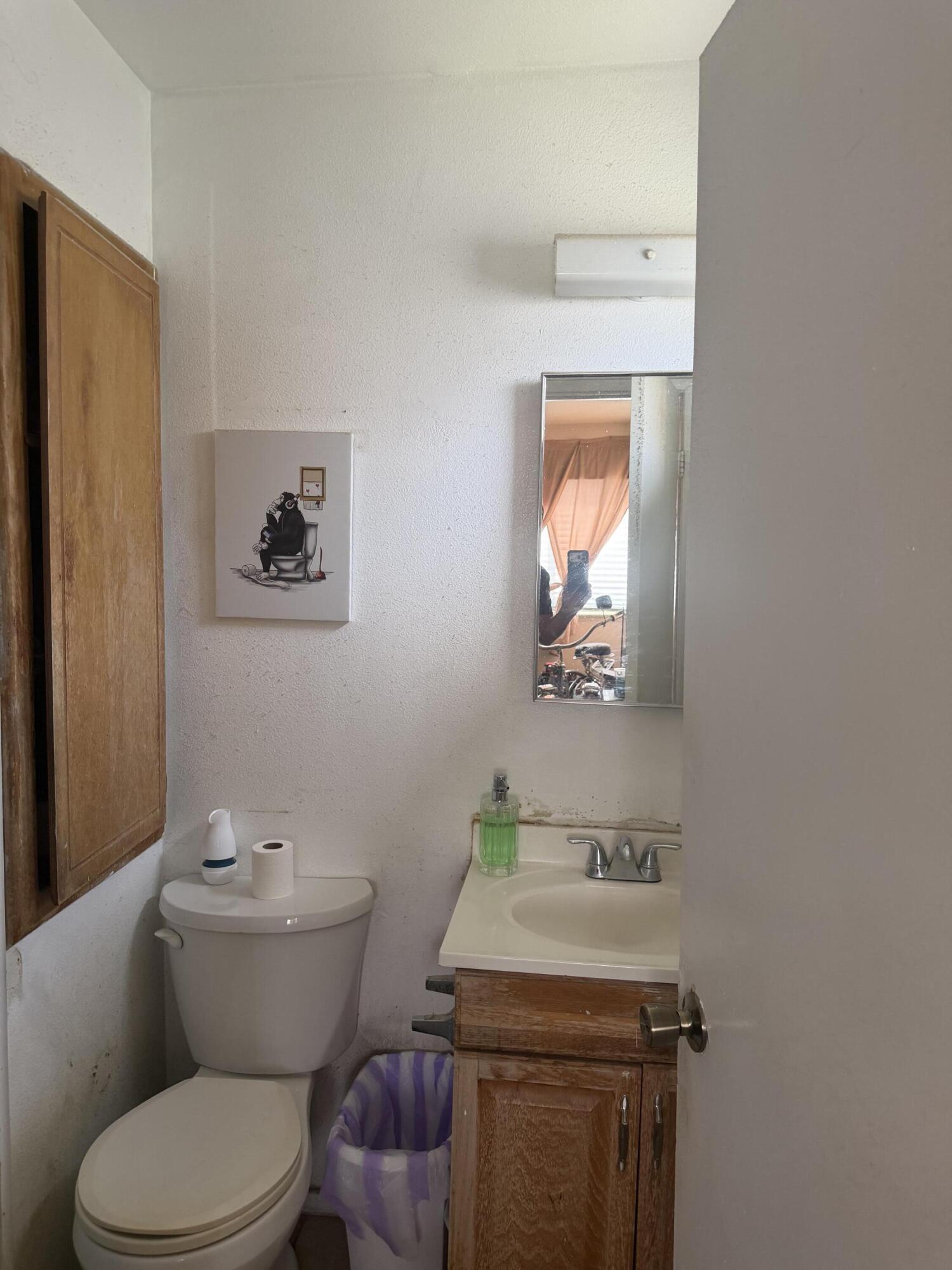220 E Harold Ct, Visalia, CA 93291