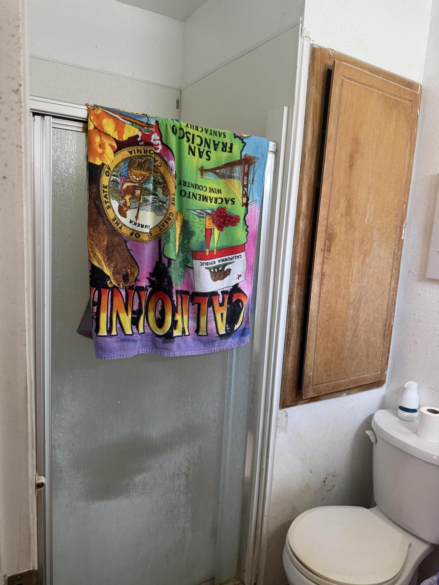 220 E Harold Ct, Visalia, CA 93291