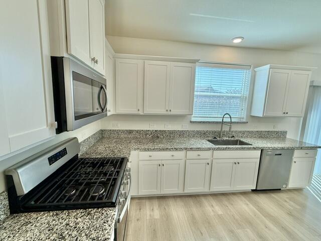2232 S Crumal St, Visalia, CA 93292