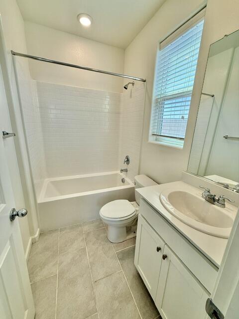 2232 S Crumal St, Visalia, CA 93292