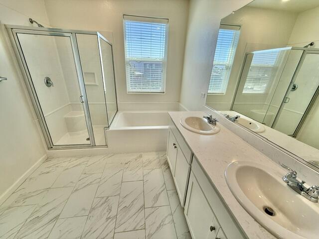 2232 S Crumal St, Visalia, CA 93292