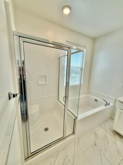 2232 S Crumal St, Visalia, CA 93292