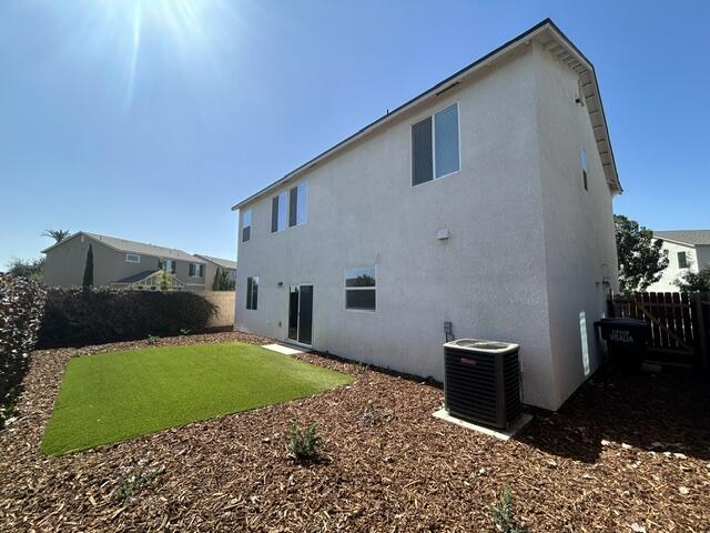 2232 S Crumal St, Visalia, CA 93292