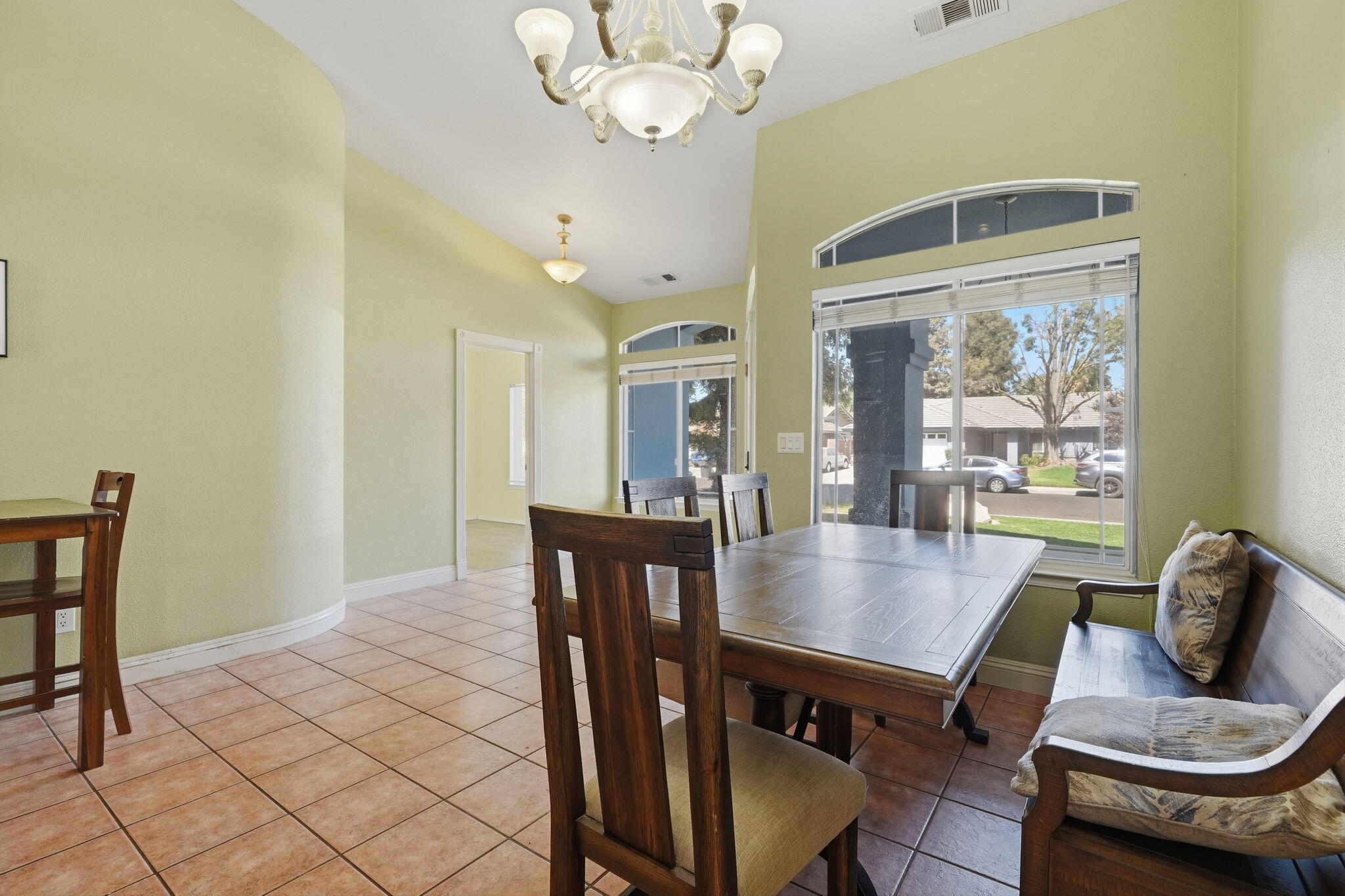 4029 E Meadow Ave, Visalia, CA 93292