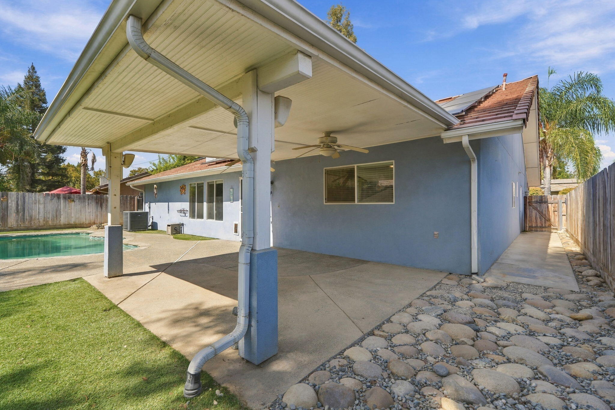 4029 E Meadow Ave, Visalia, CA 93292
