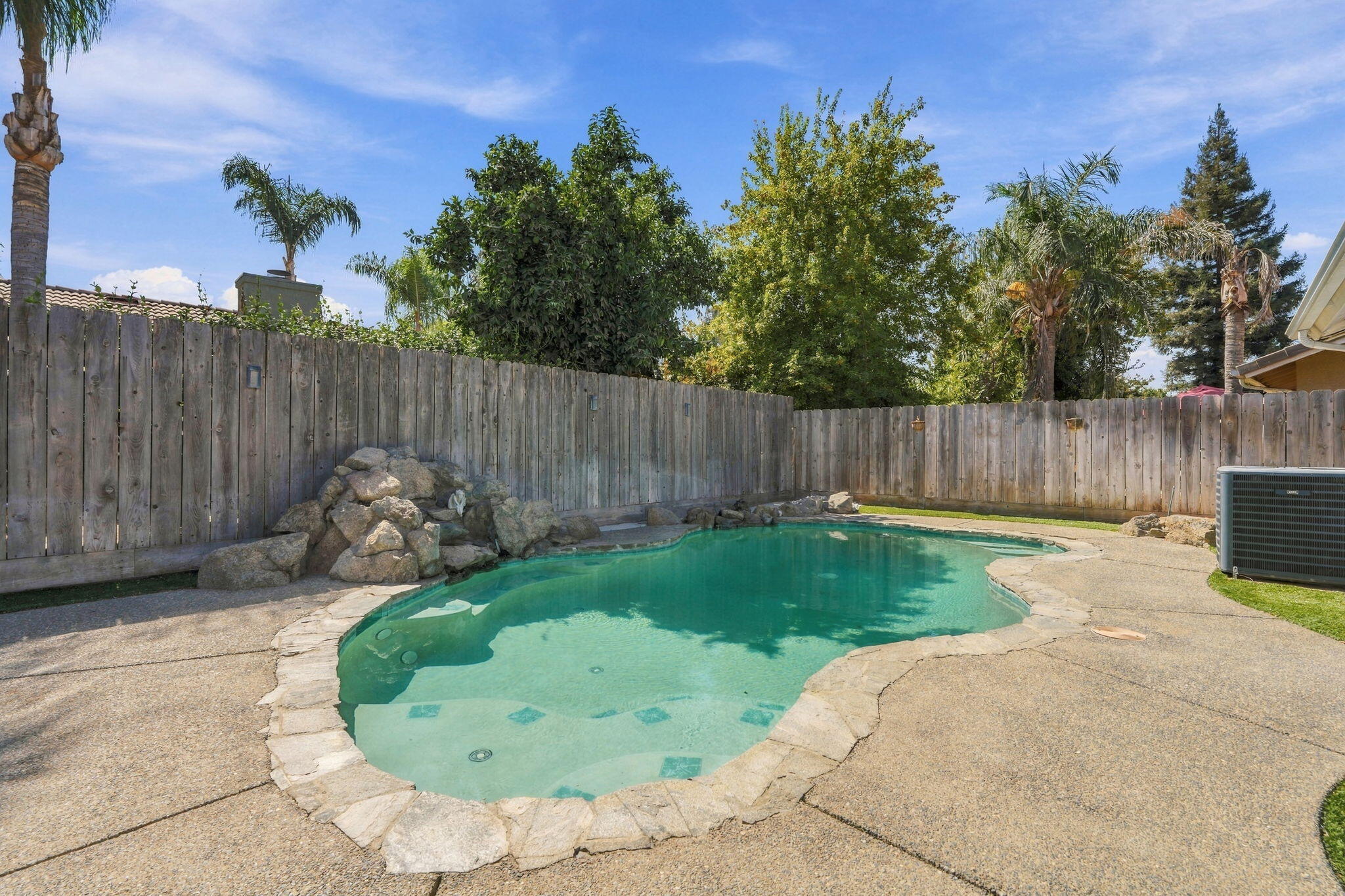 4029 E Meadow Ave, Visalia, CA 93292