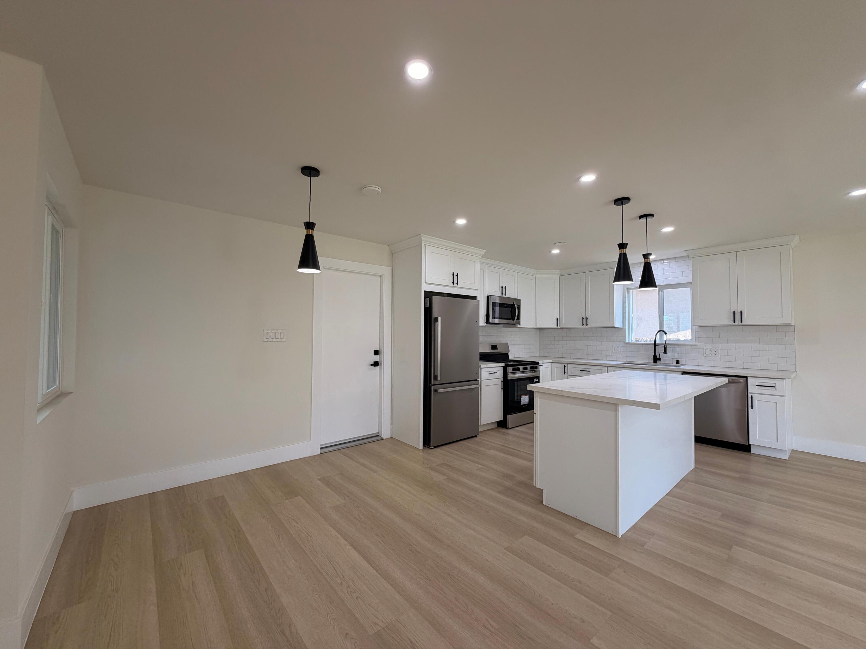 249 W Paradise Ave, Visalia, CA 93277