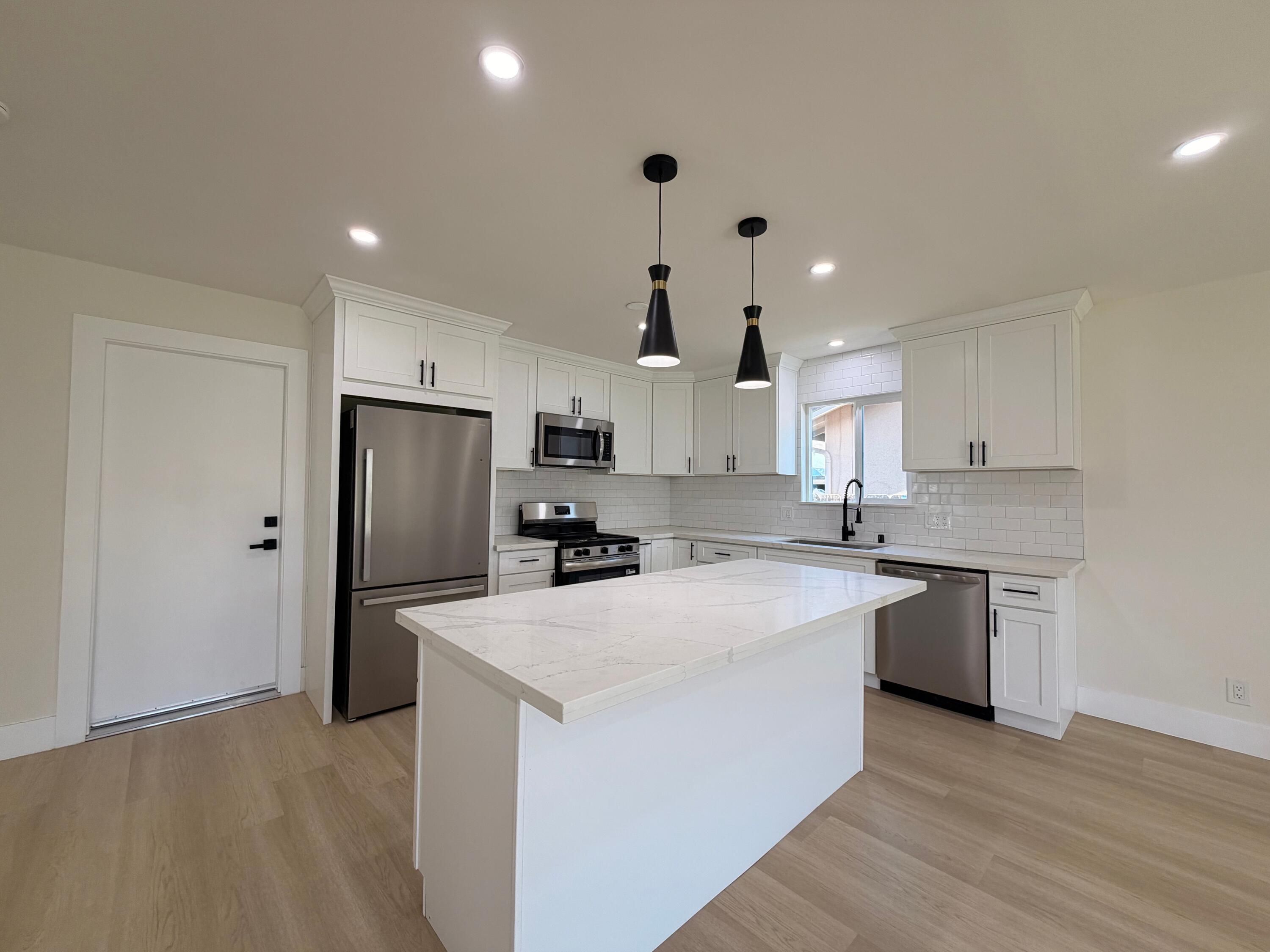 249 W Paradise Ave, Visalia, CA 93277