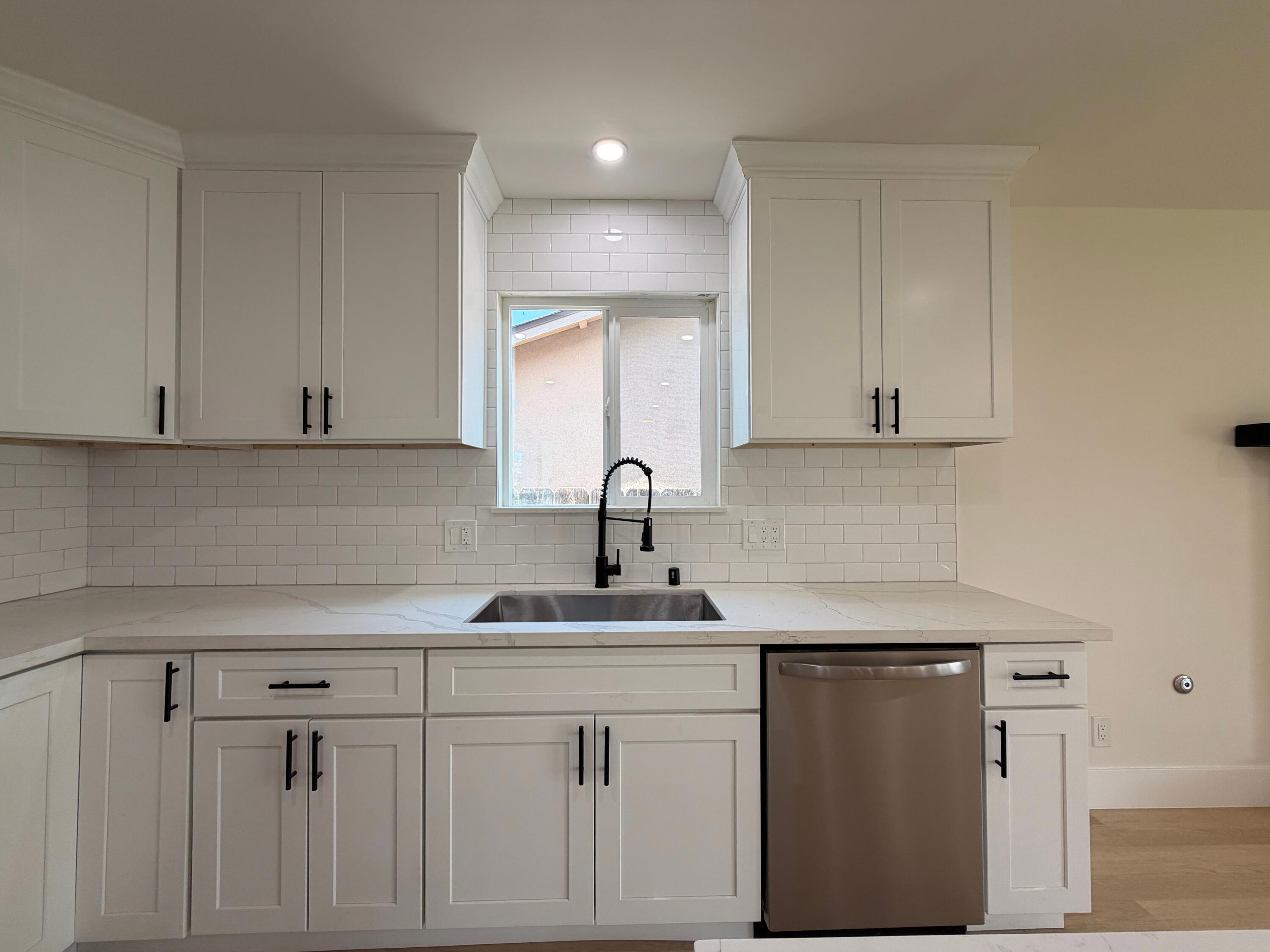 249 W Paradise Ave, Visalia, CA 93277