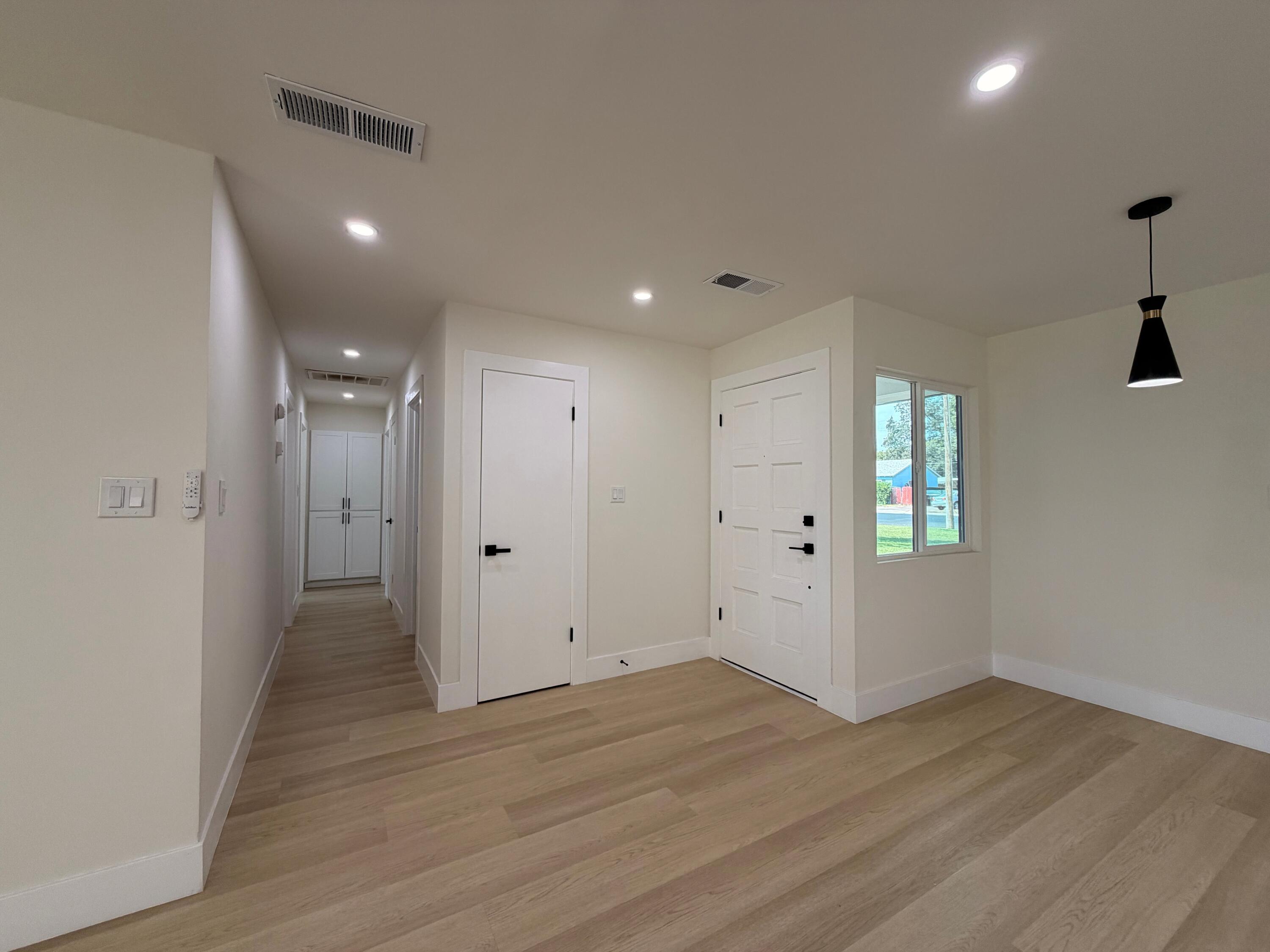 249 W Paradise Ave, Visalia, CA 93277