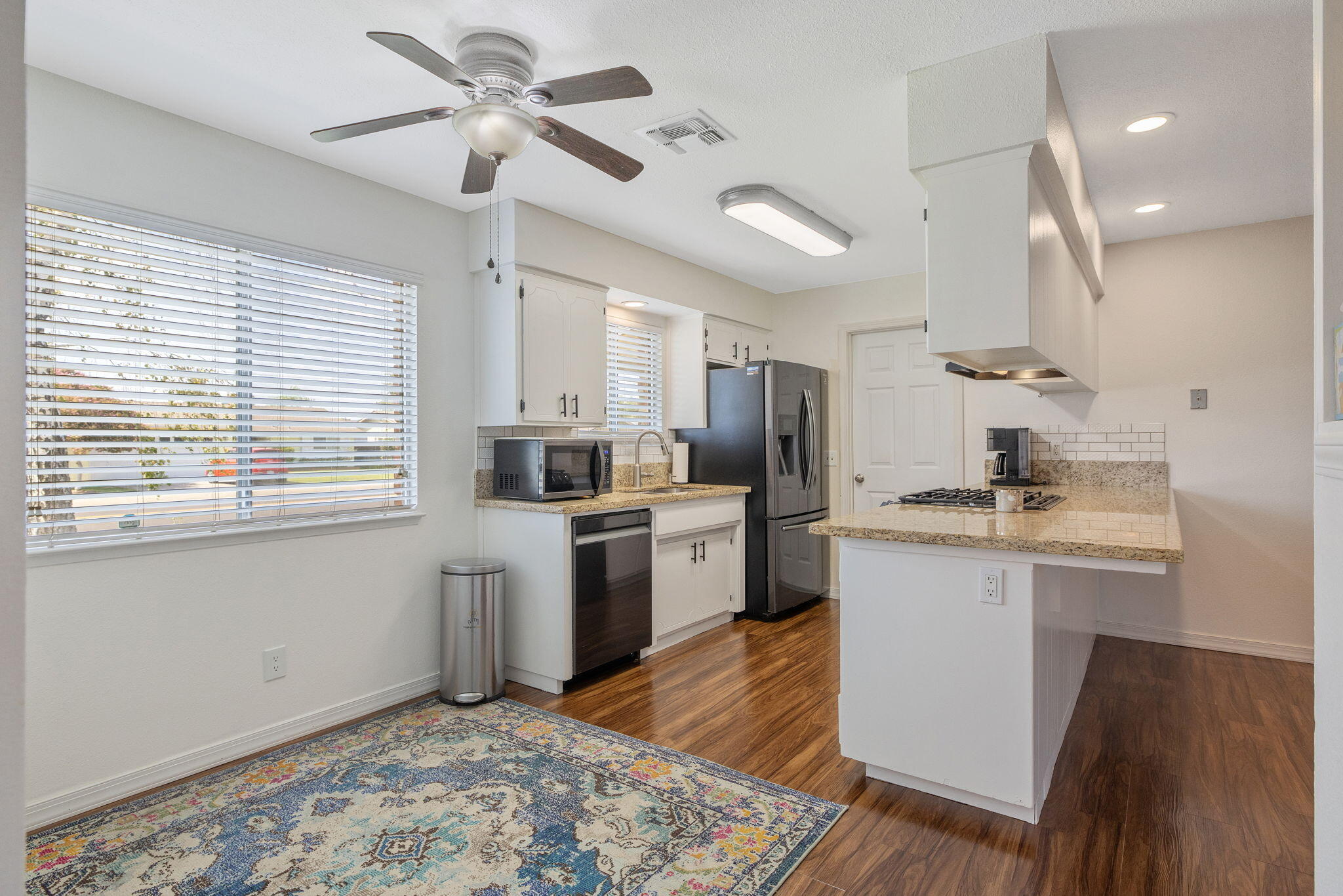 2620 S Divisadero St, Visalia, CA 93277