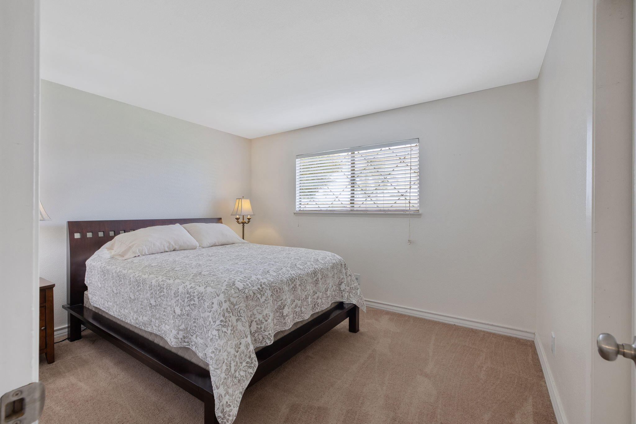 2620 S Divisadero St, Visalia, CA 93277